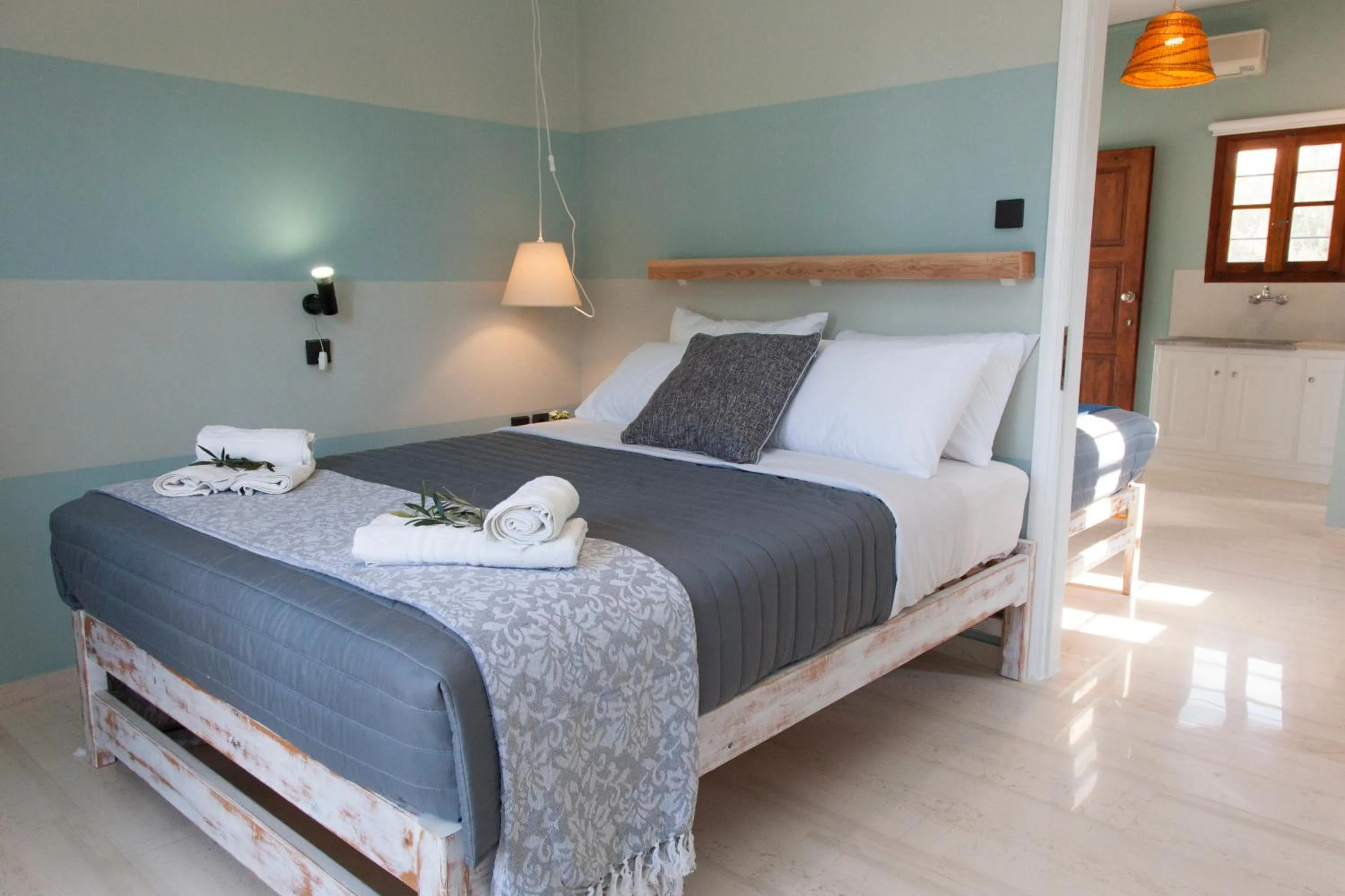 Bed in Mojito Elegant Studios