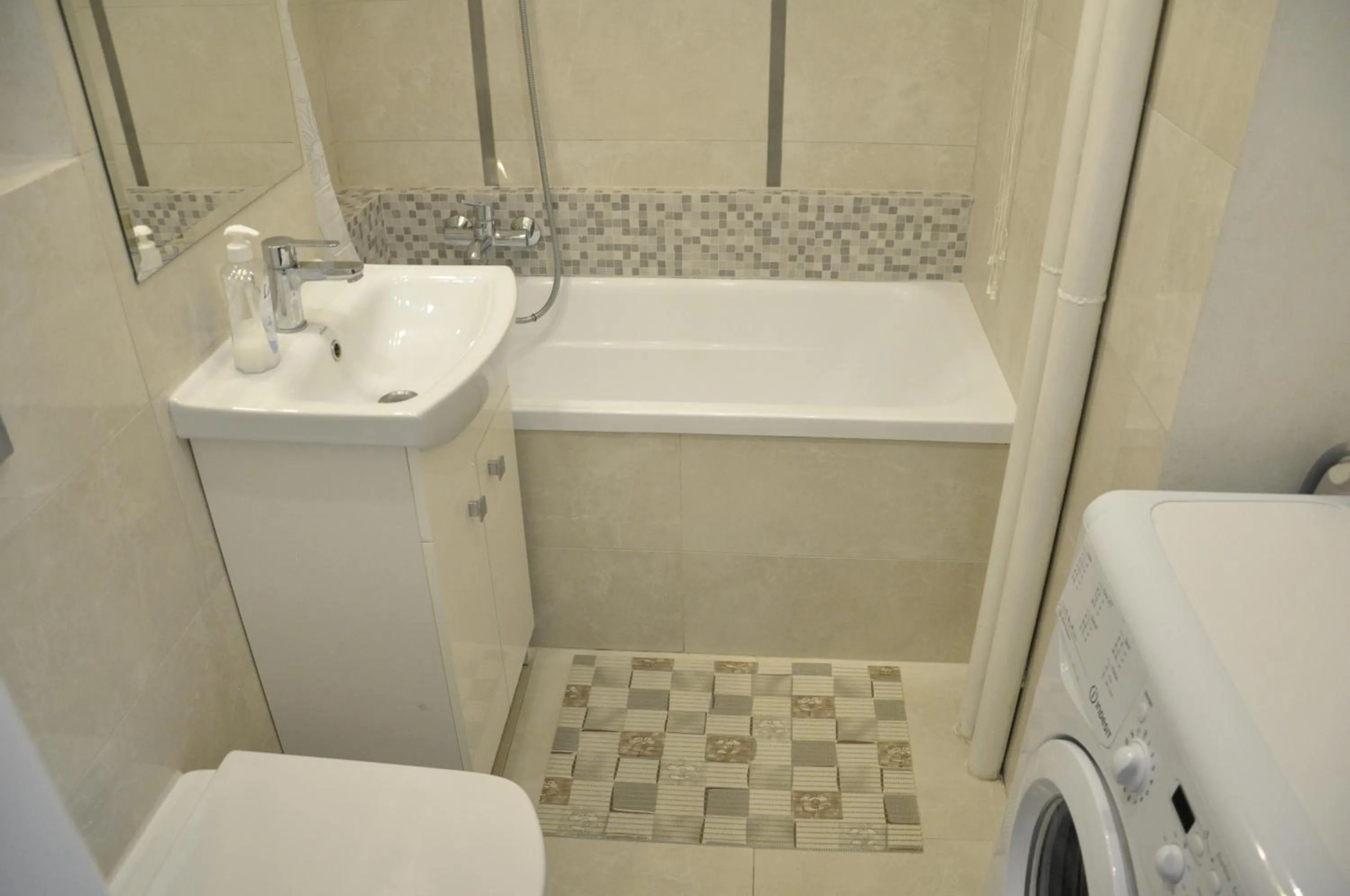 Shower, Bathroom in Mario Rooms