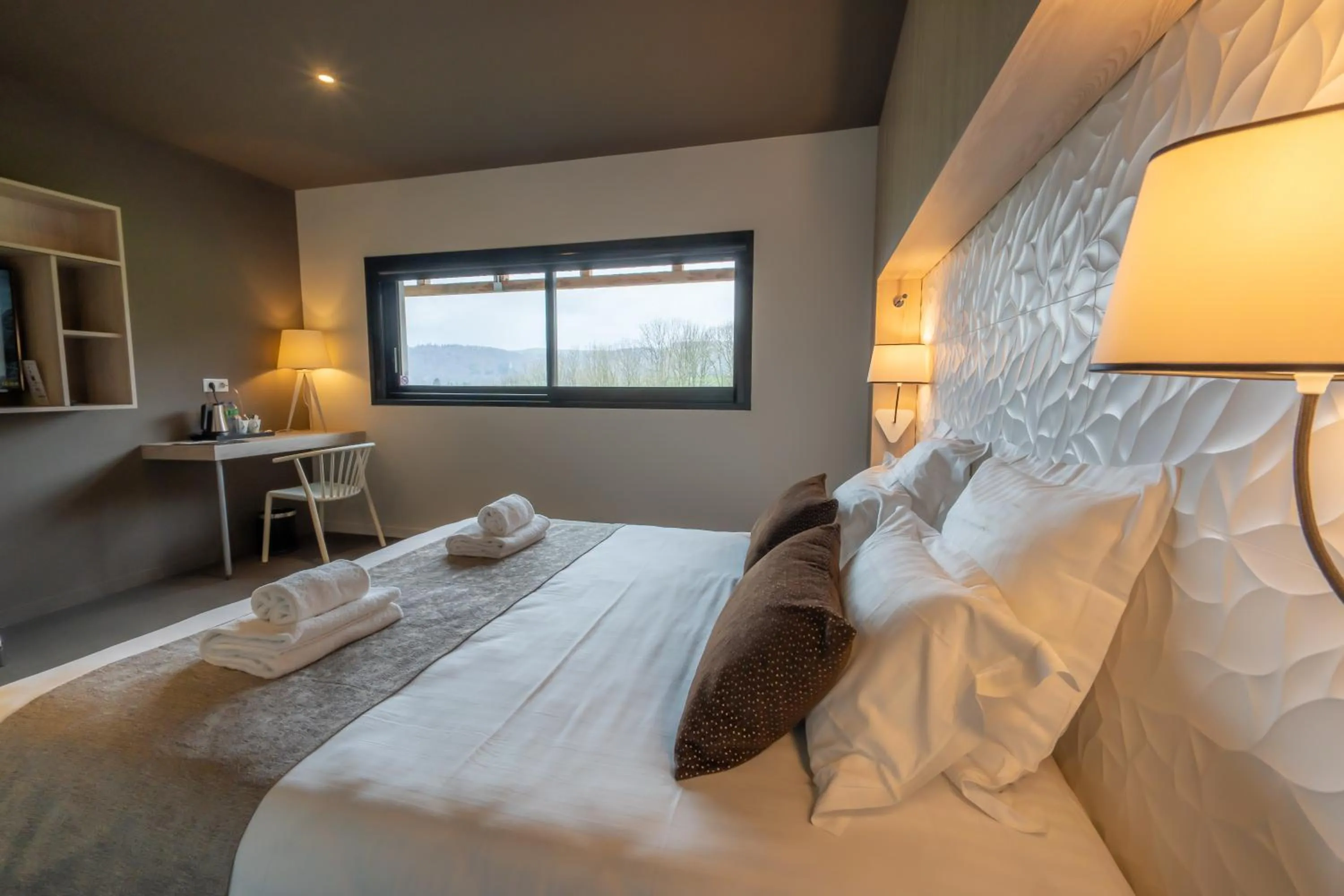 Photo of the whole room, Bed in Mildiss Hotel Spa & Restaurant, BW Signature Collection