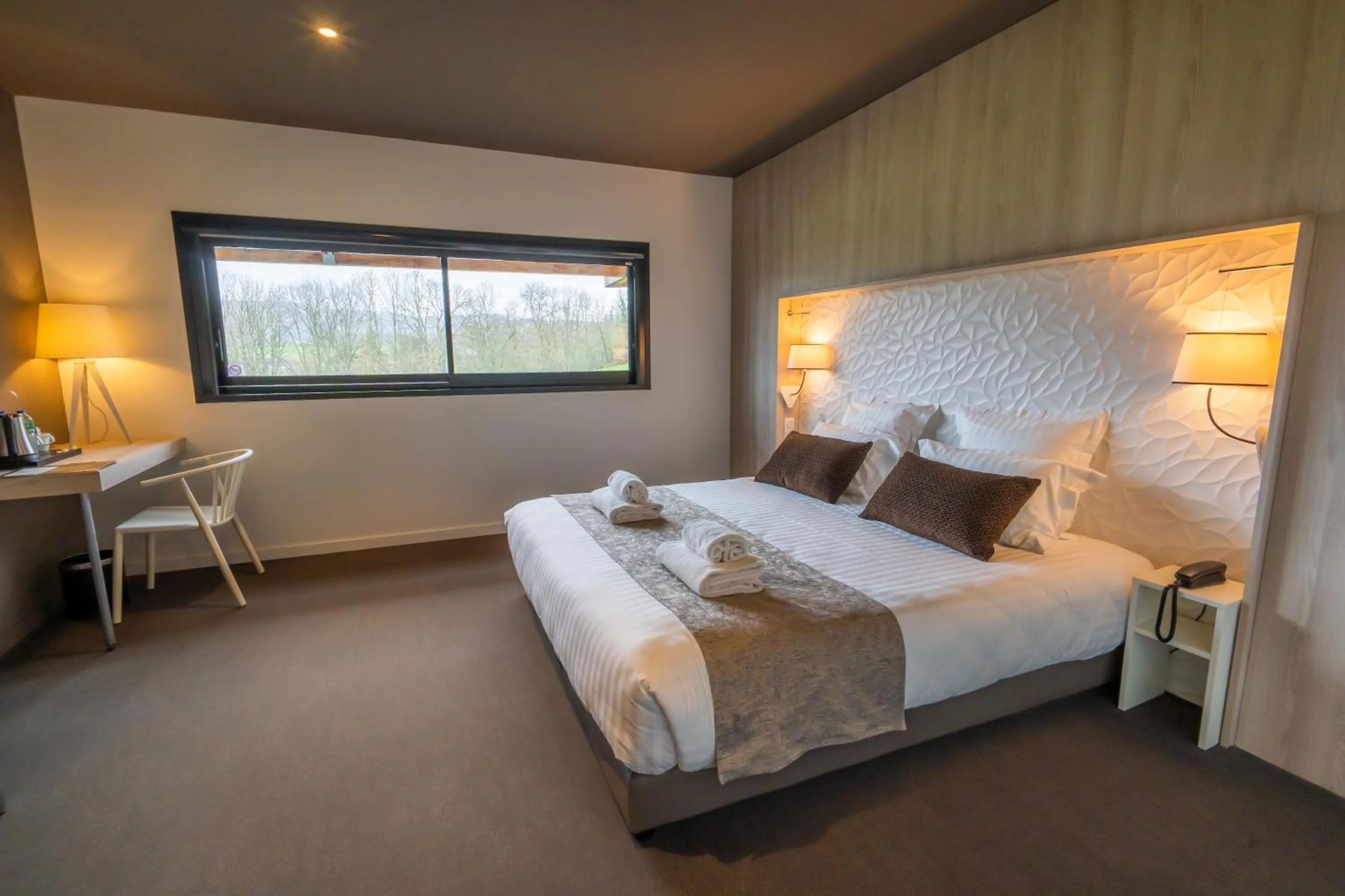 Photo of the whole room, Bed in Mildiss Hotel Spa & Restaurant, BW Signature Collection