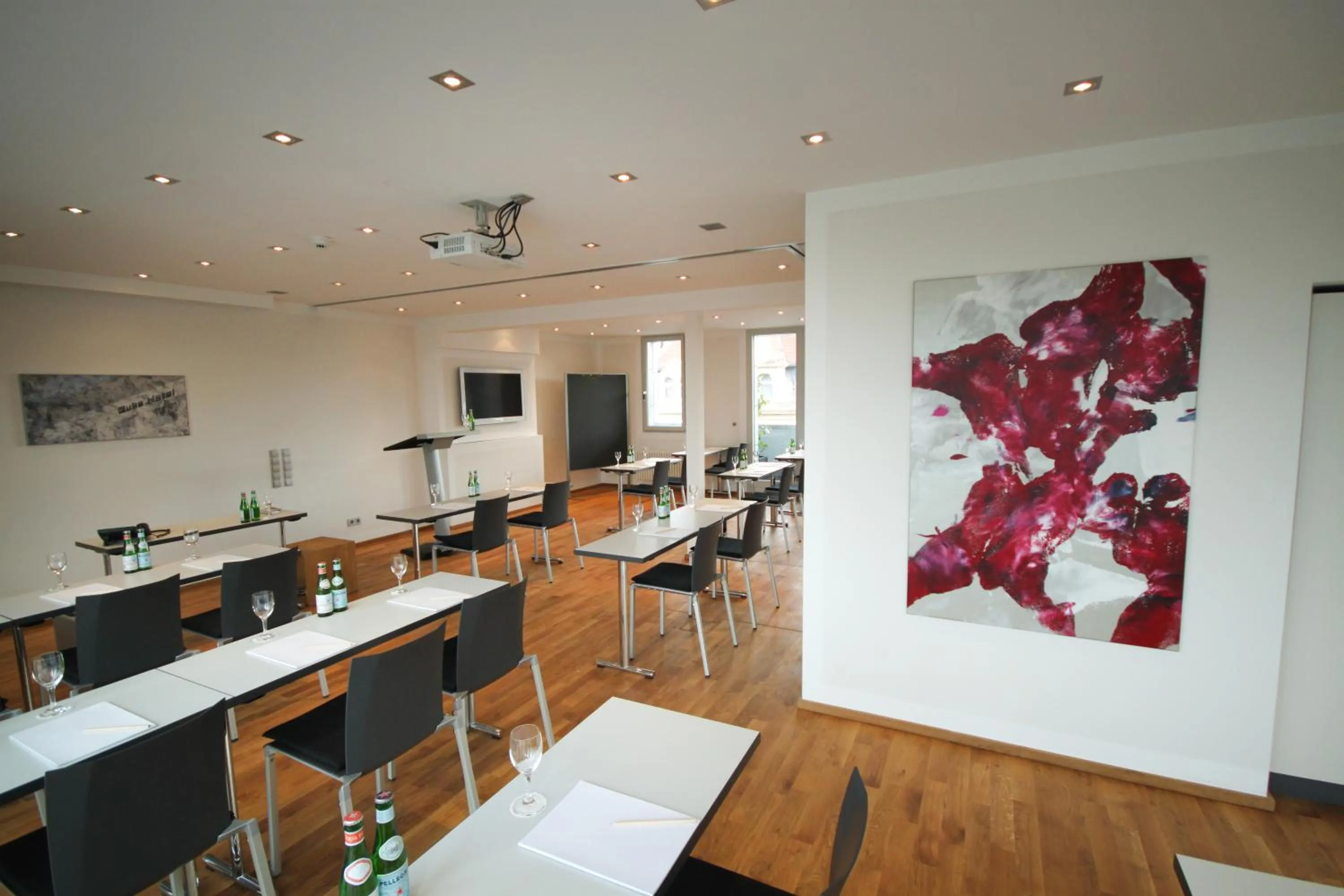 Business facilities in Qube Hotel Bergheim