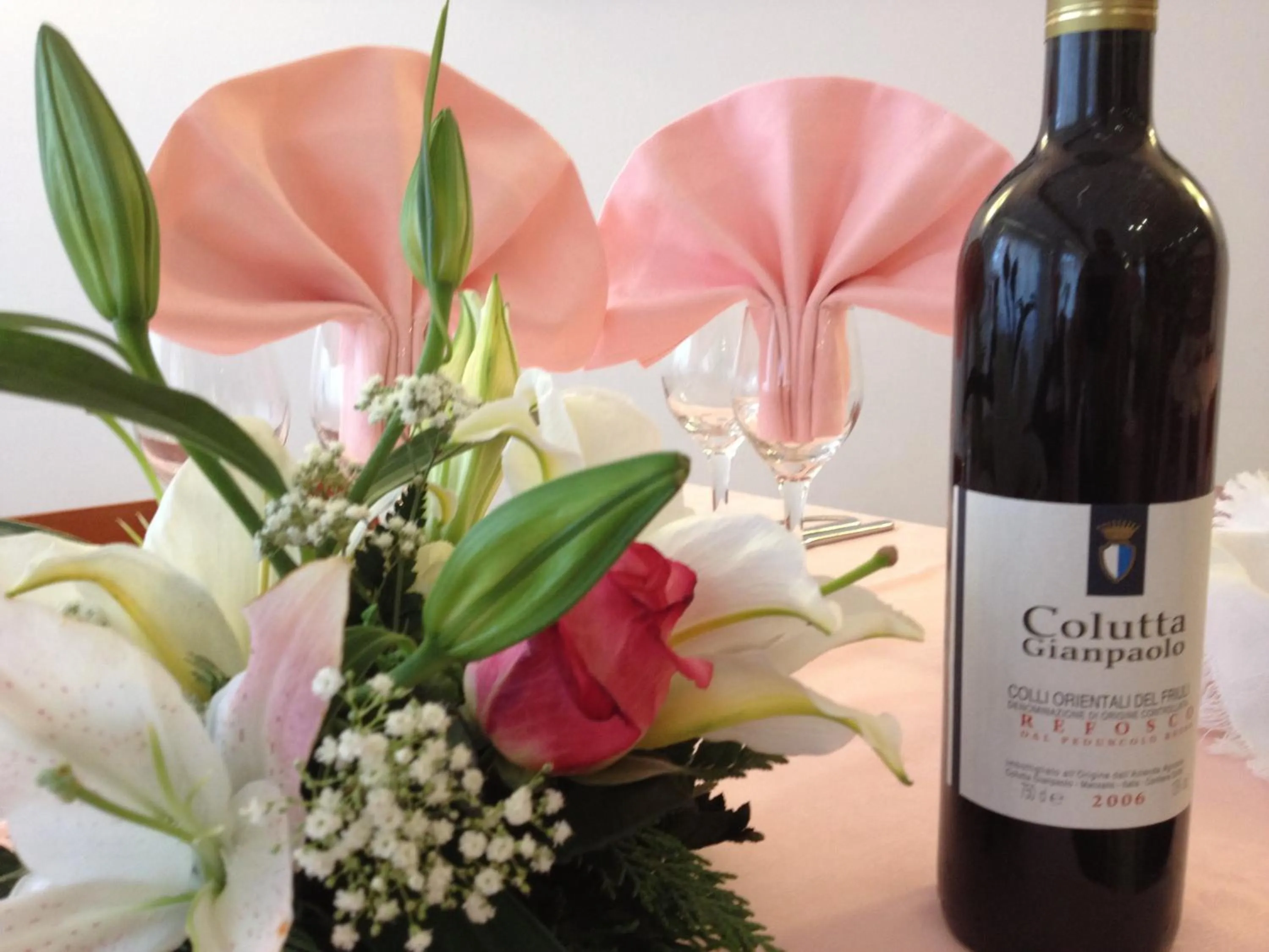 Restaurant/places to eat in Hotel Colorado