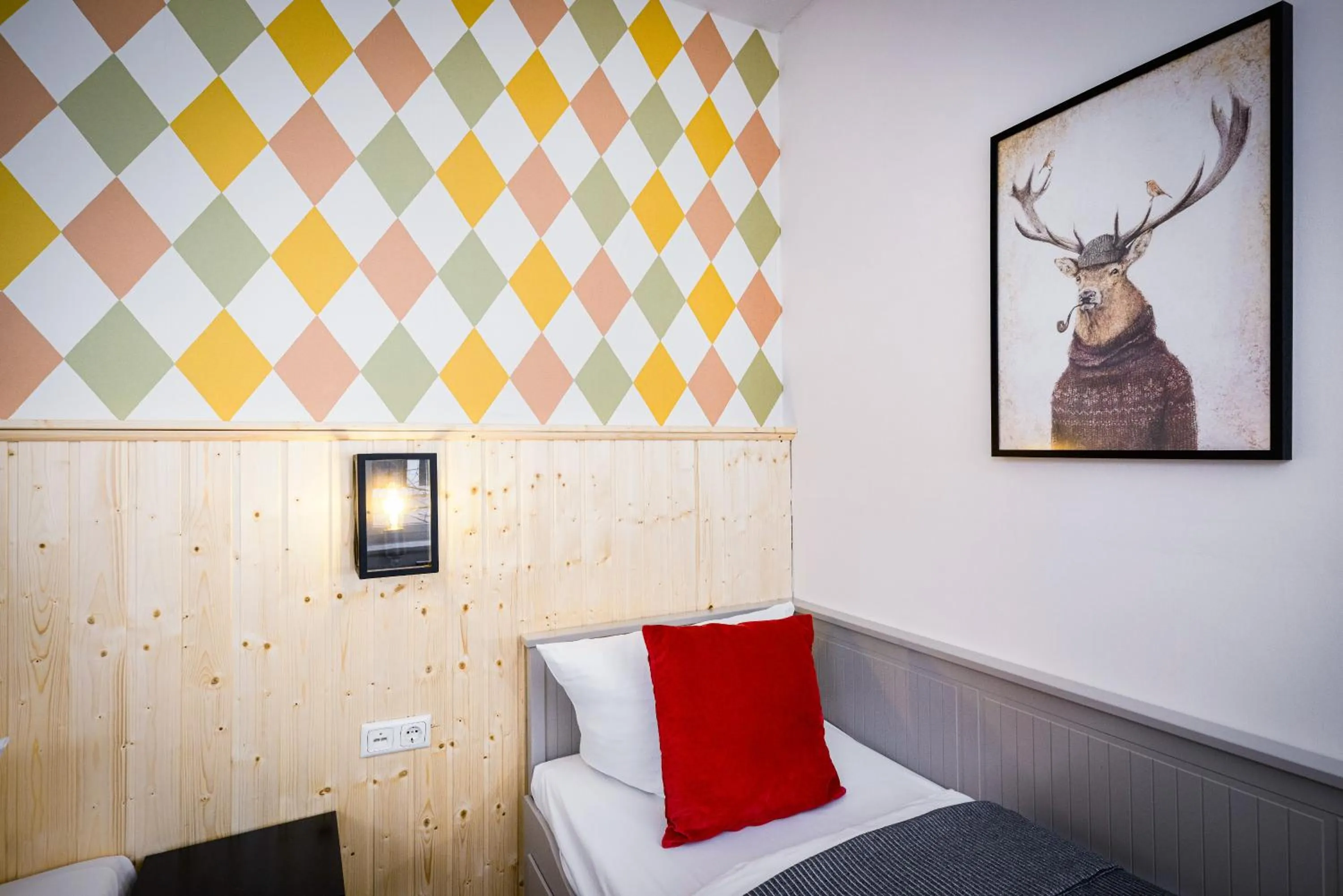 Bedroom, Bed in Old Town Hotel