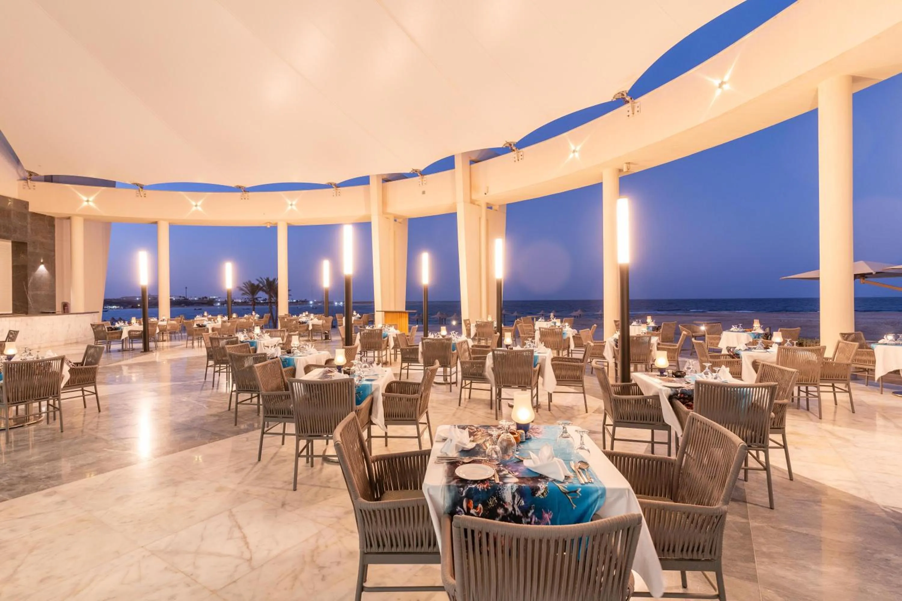 Restaurant/places to eat in Malikia Resort Abu Dabbab