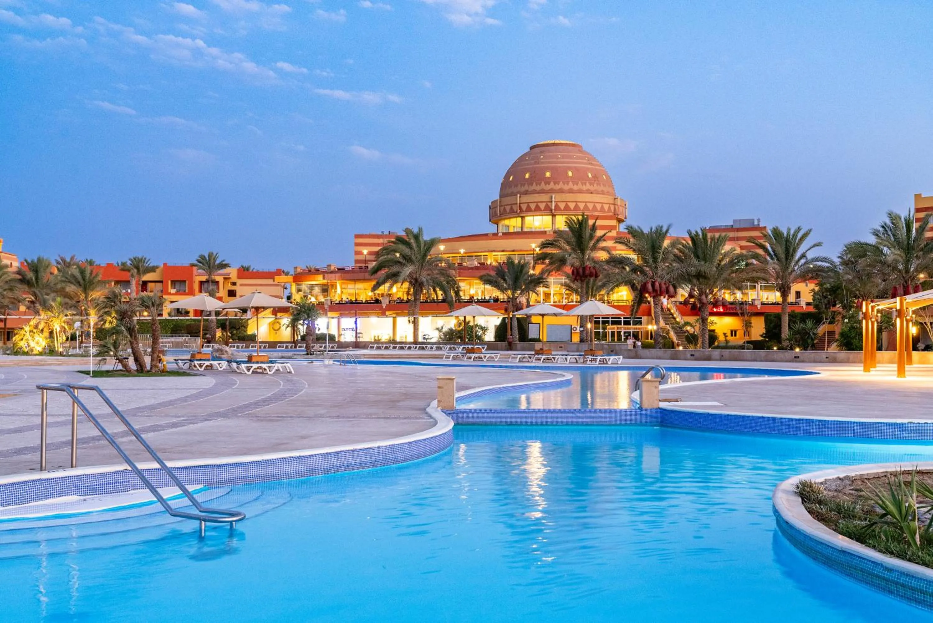 Swimming pool in Malikia Resort Abu Dabbab