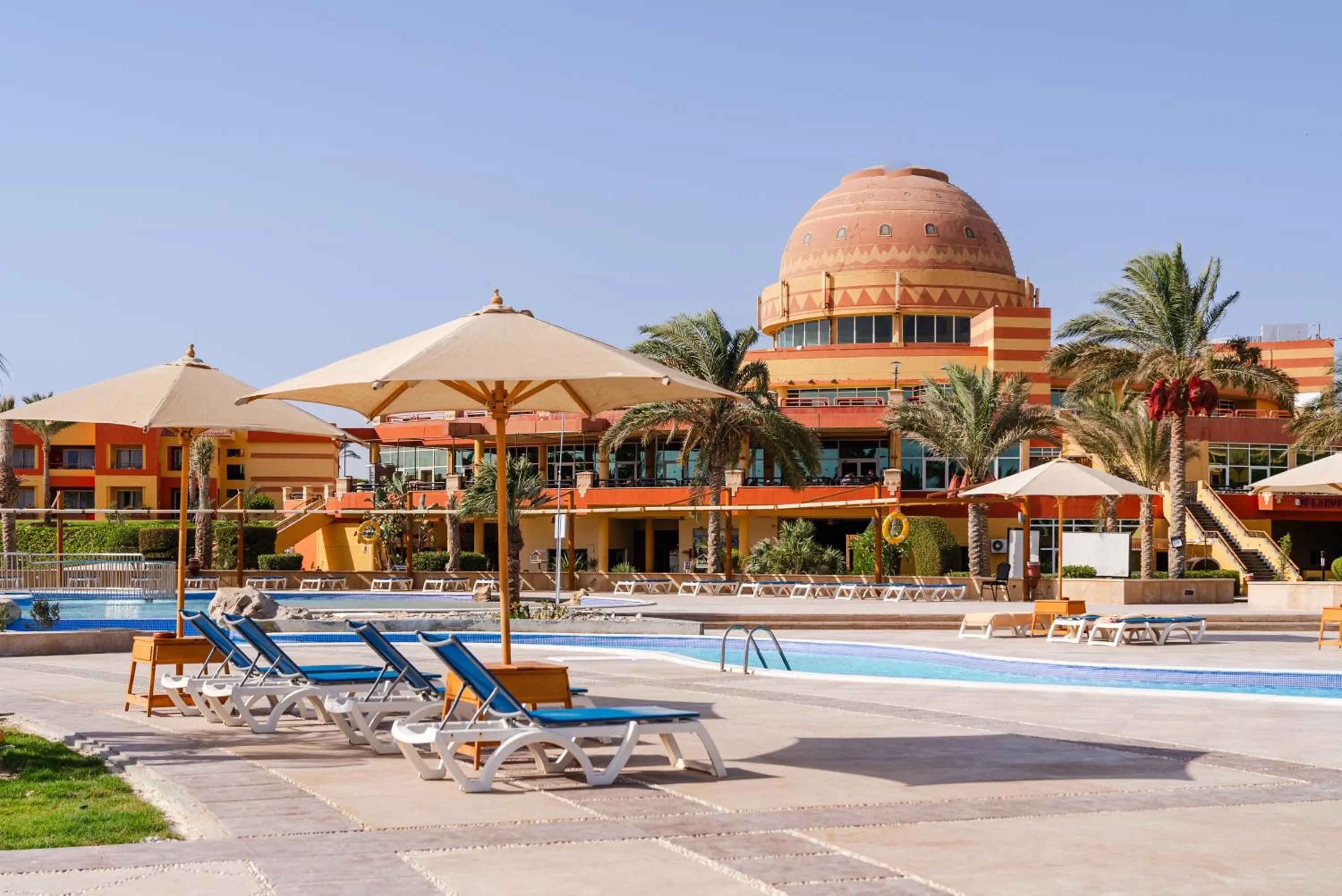 Swimming pool in Malikia Resort Abu Dabbab