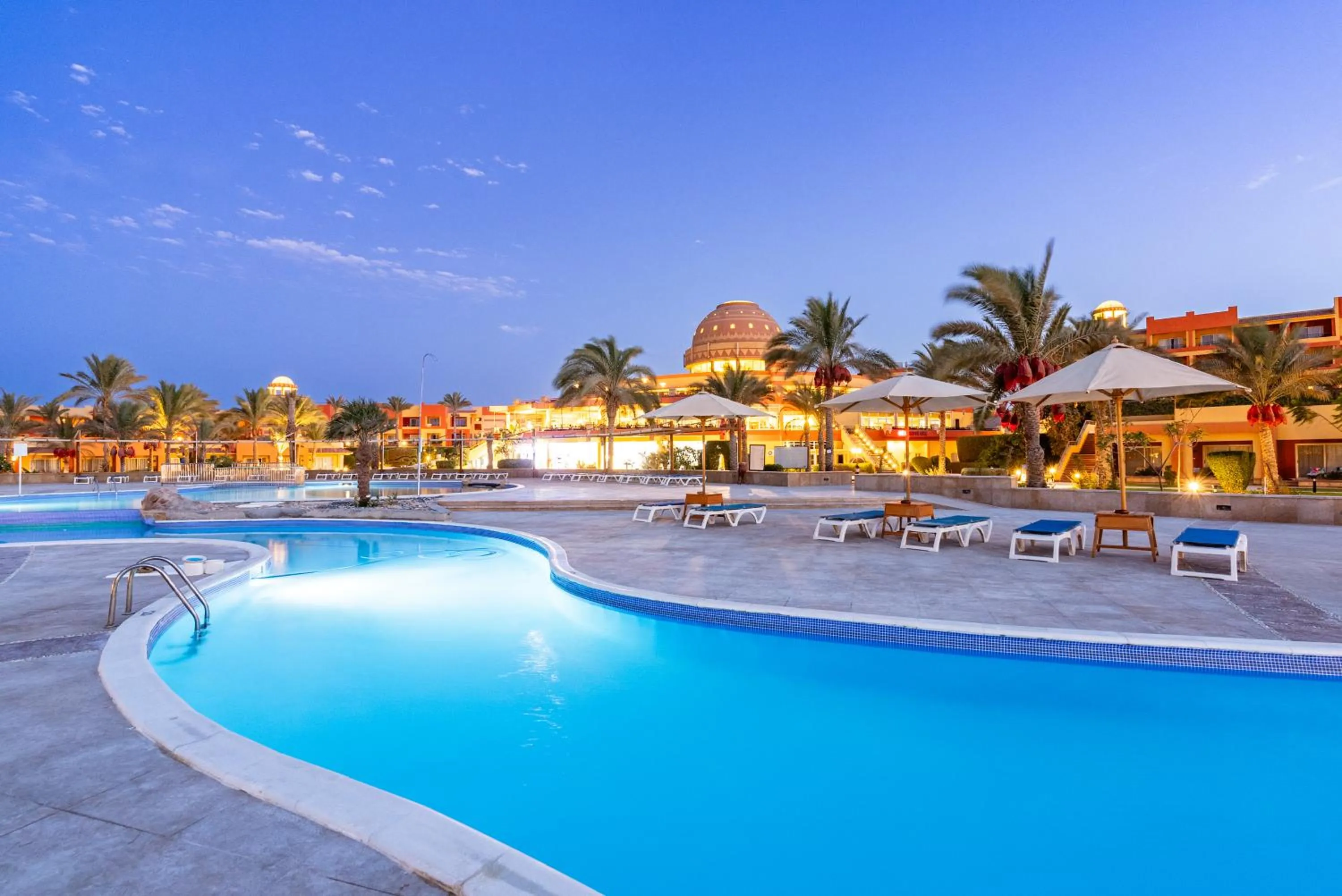 Swimming pool in Malikia Resort Abu Dabbab