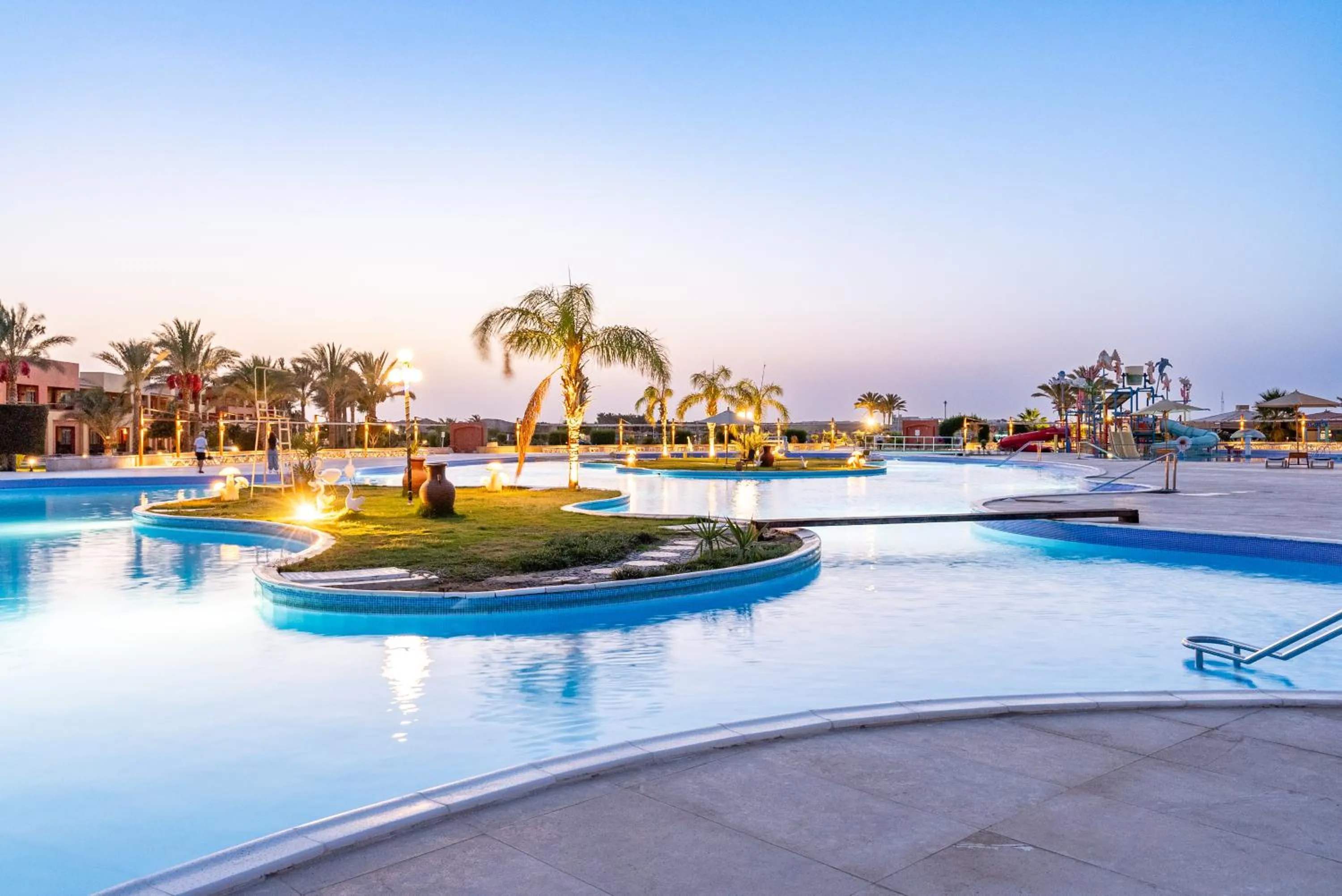 Swimming pool in Malikia Resort Abu Dabbab