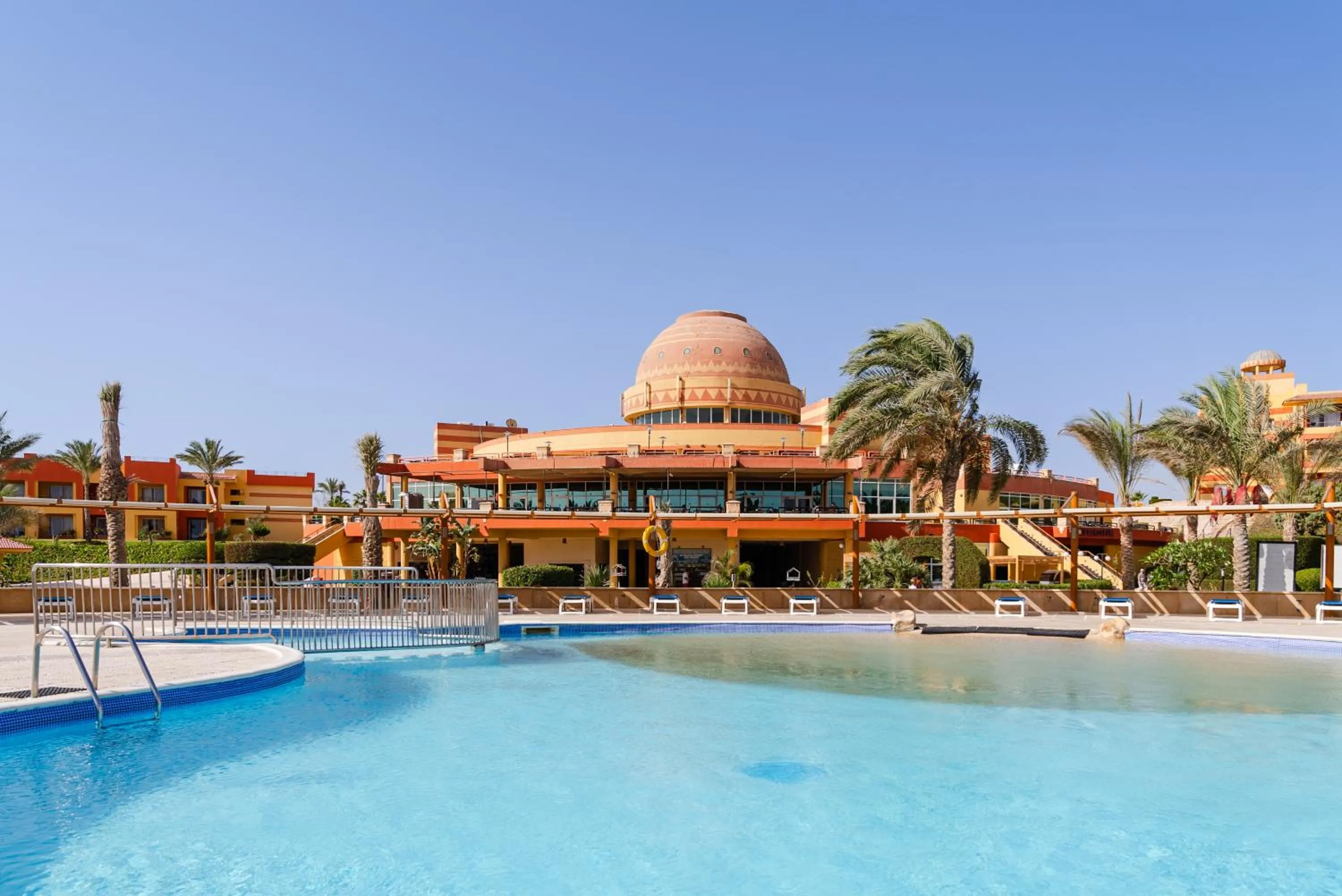 Swimming pool in Malikia Resort Abu Dabbab