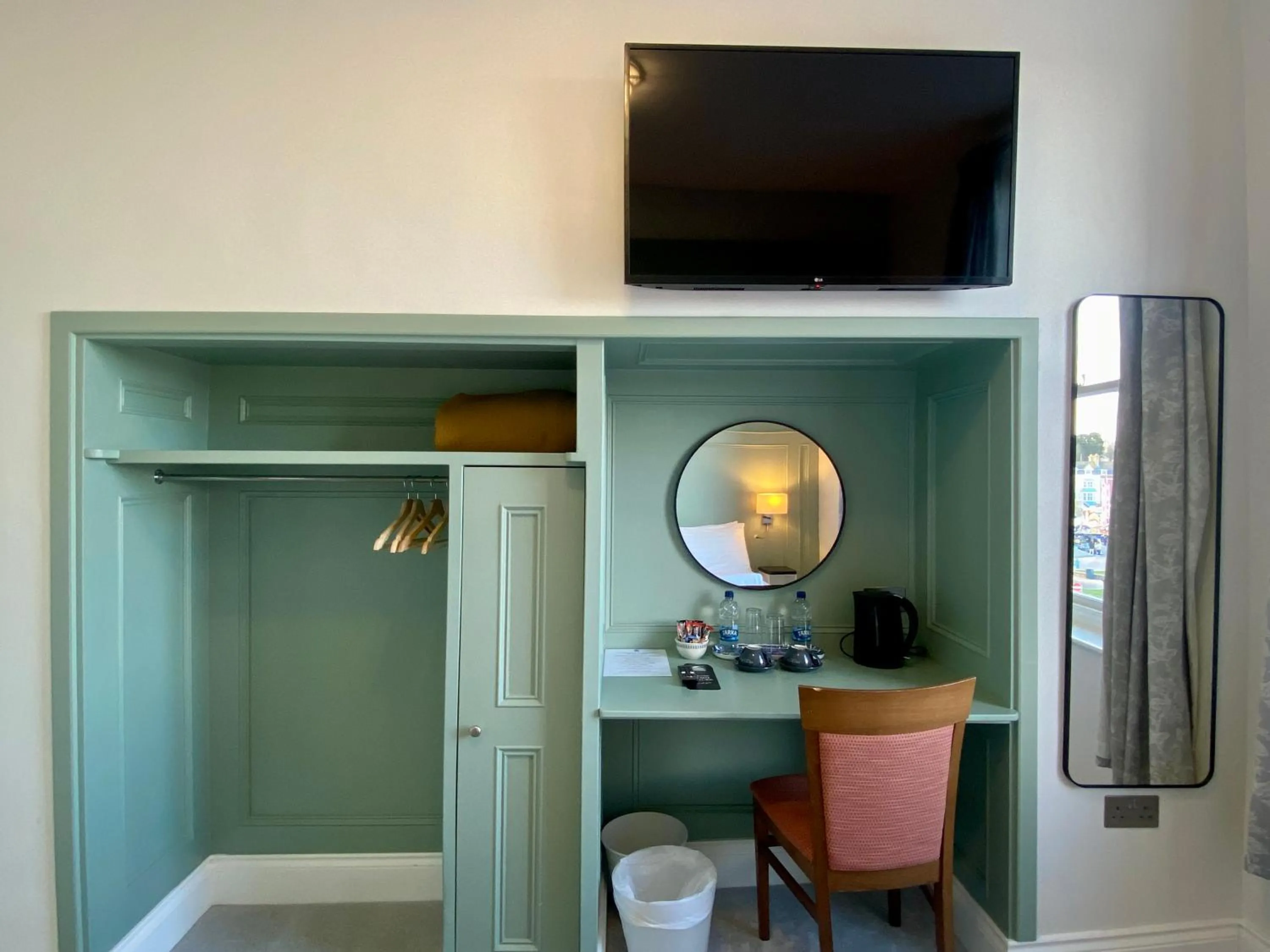 TV and multimedia in The Fairhaven Hotel