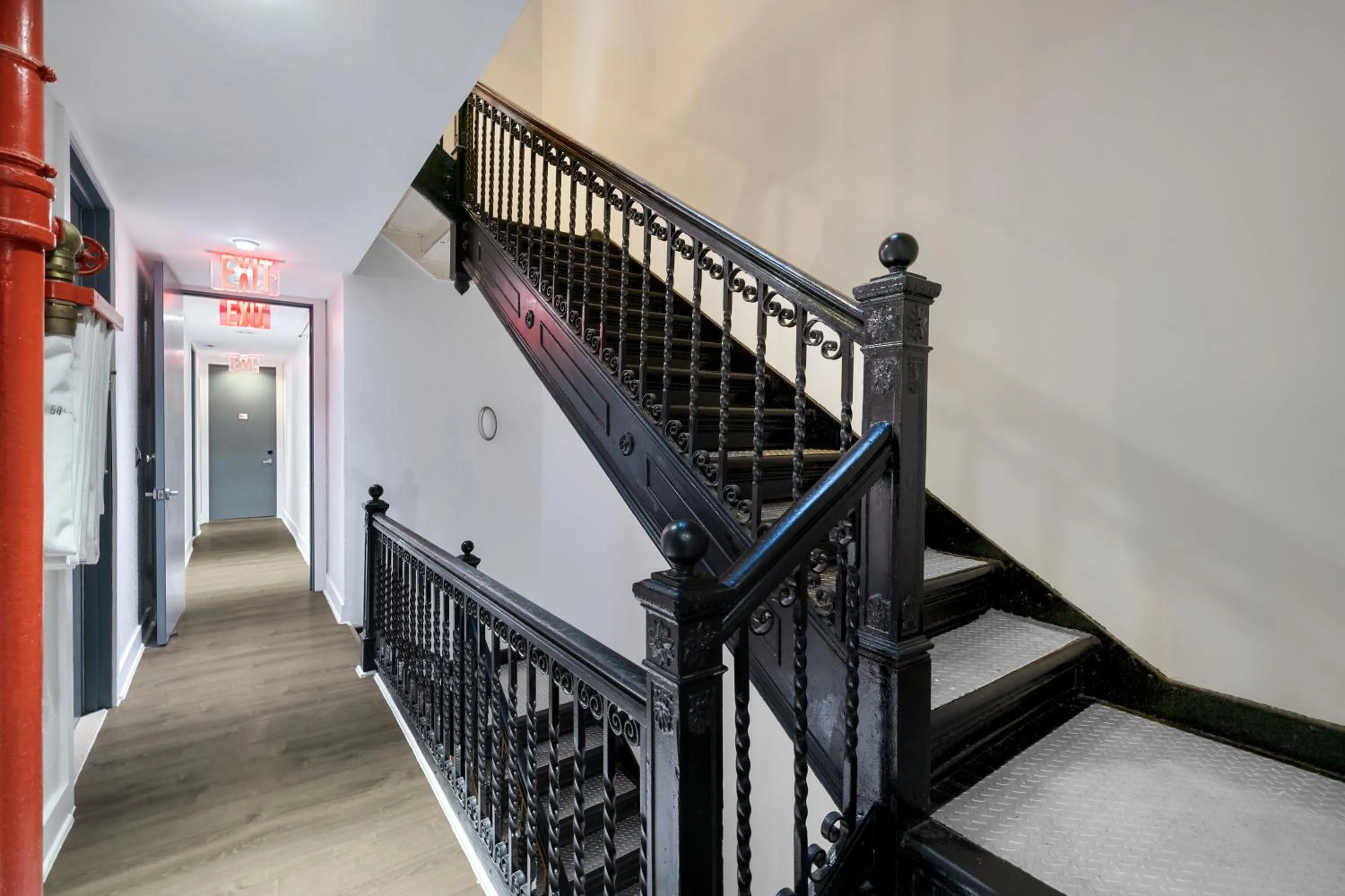 Hotel 27 by LuxUrban