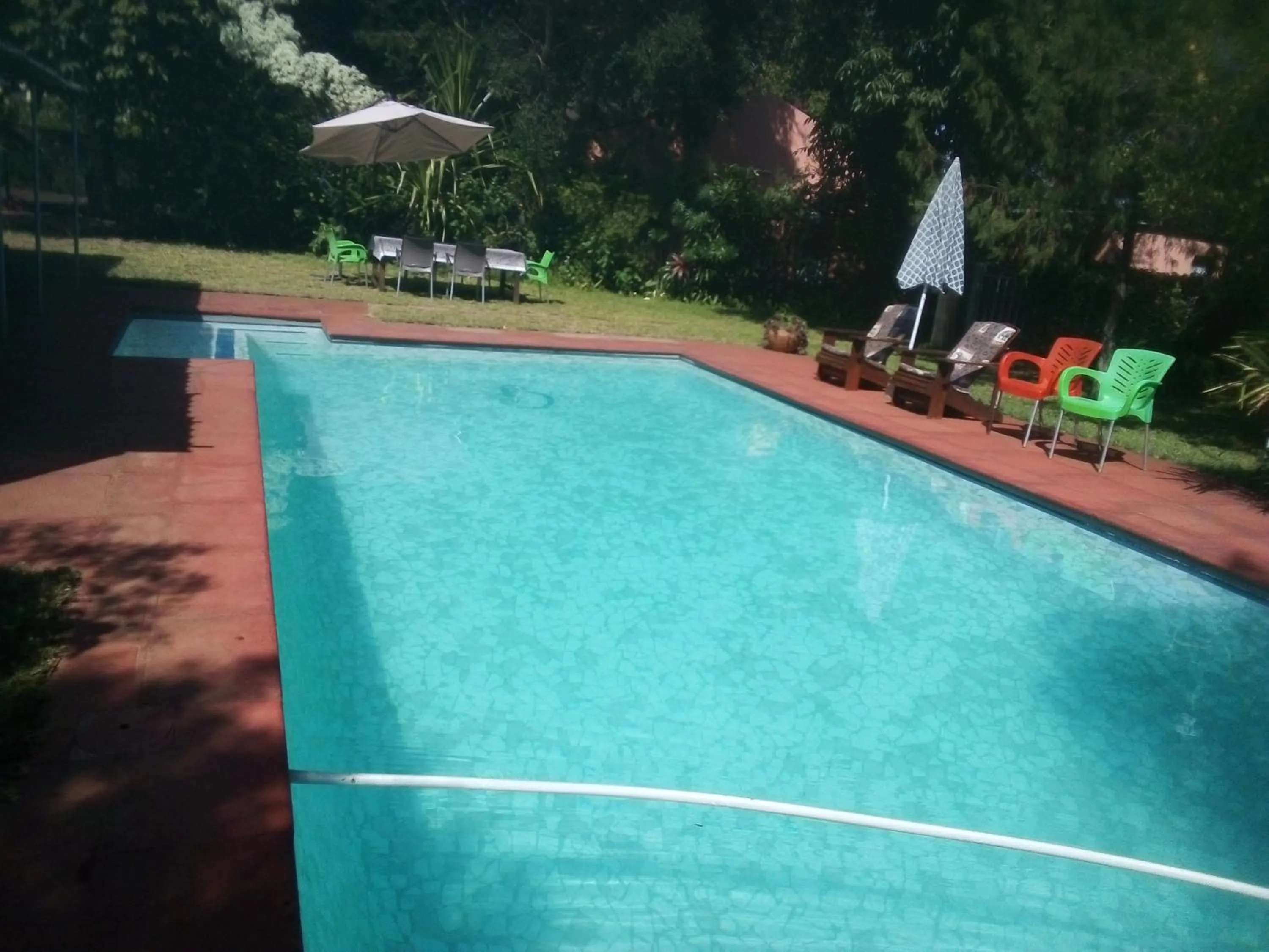 Swimming pool in Gloria's Bed and Breakfast