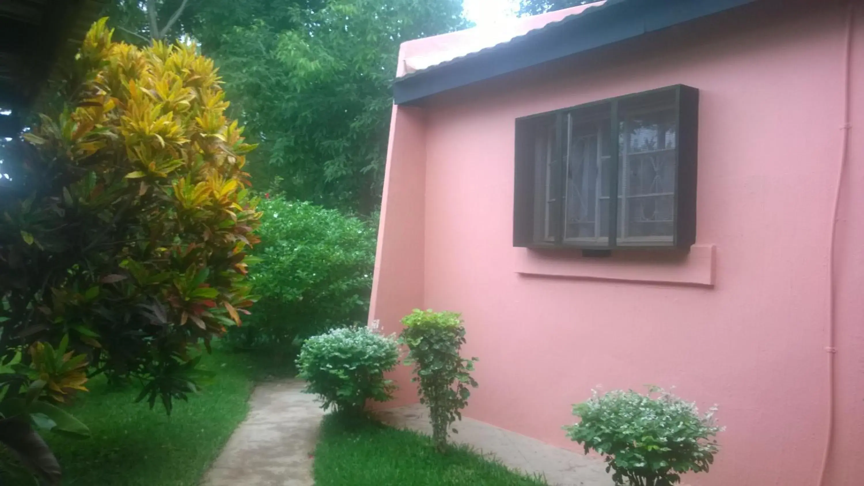 One-Bedroom Cottage in Gloria's Bed and Breakfast One-Bedroom Cottage in Gloria's Bed and Breakfast