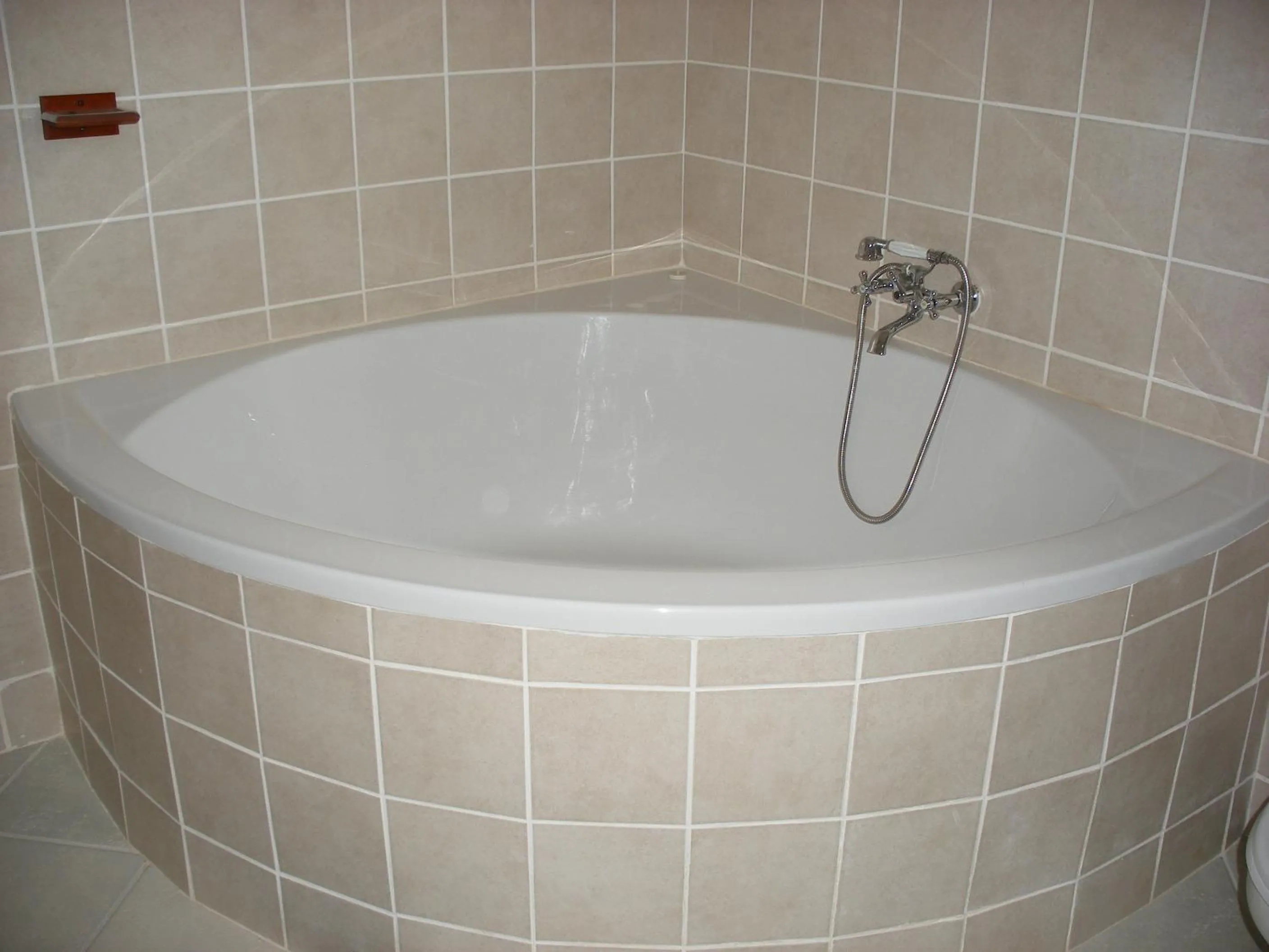 Shower in Gloria's Bed and Breakfast