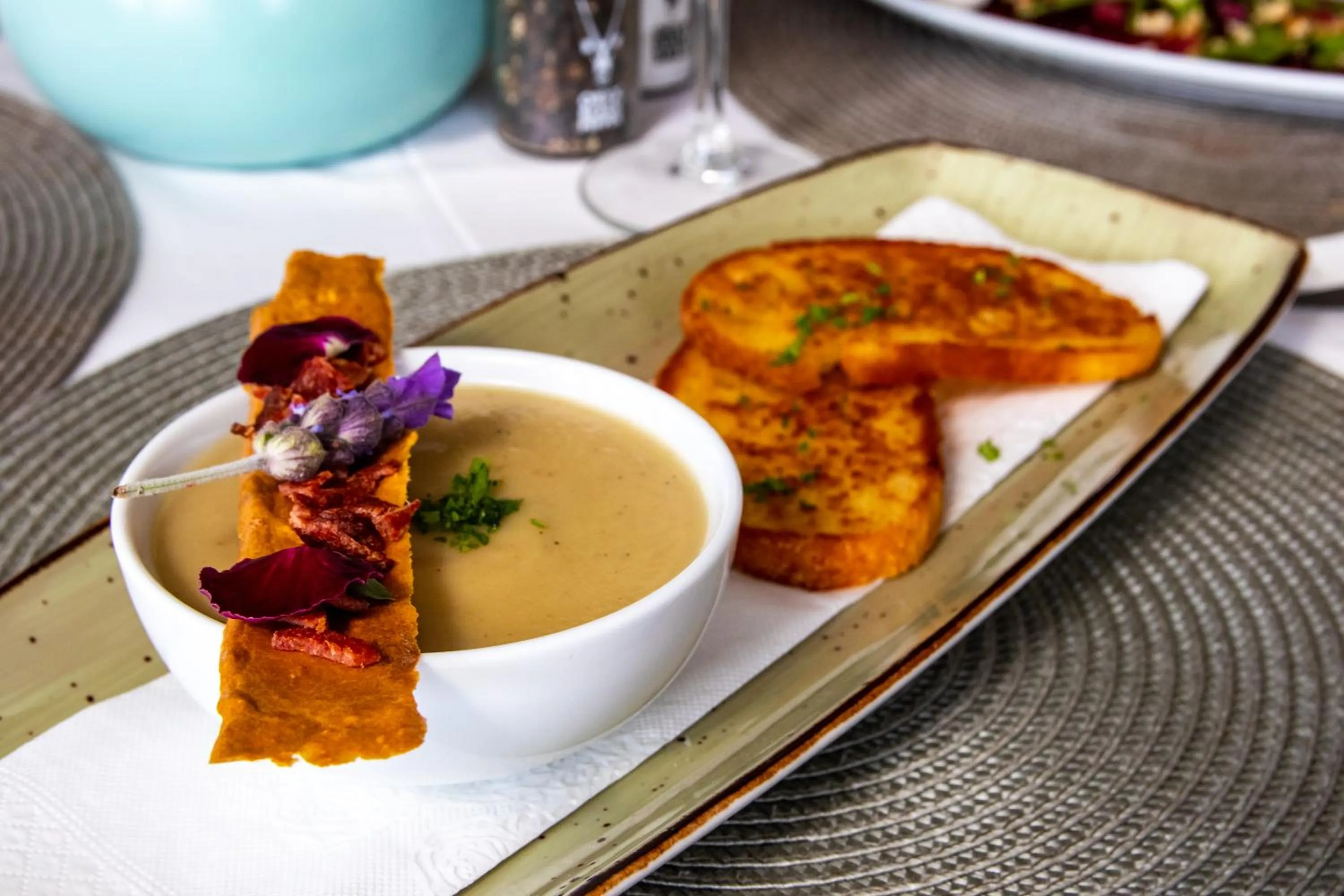 Restaurant/places to eat in Windtown Lagoon Hotel