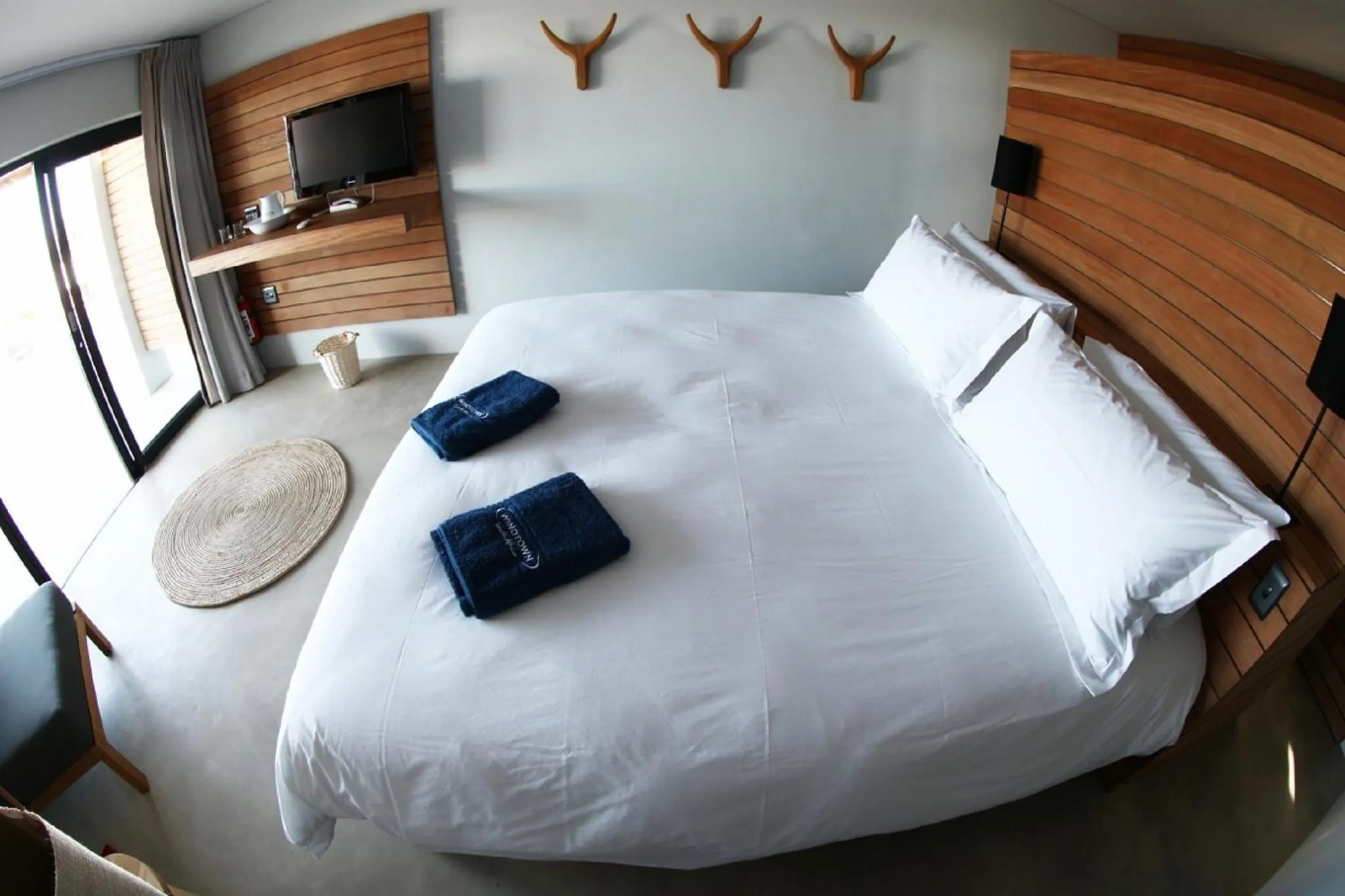 Shower, Bed in Windtown Lagoon Hotel