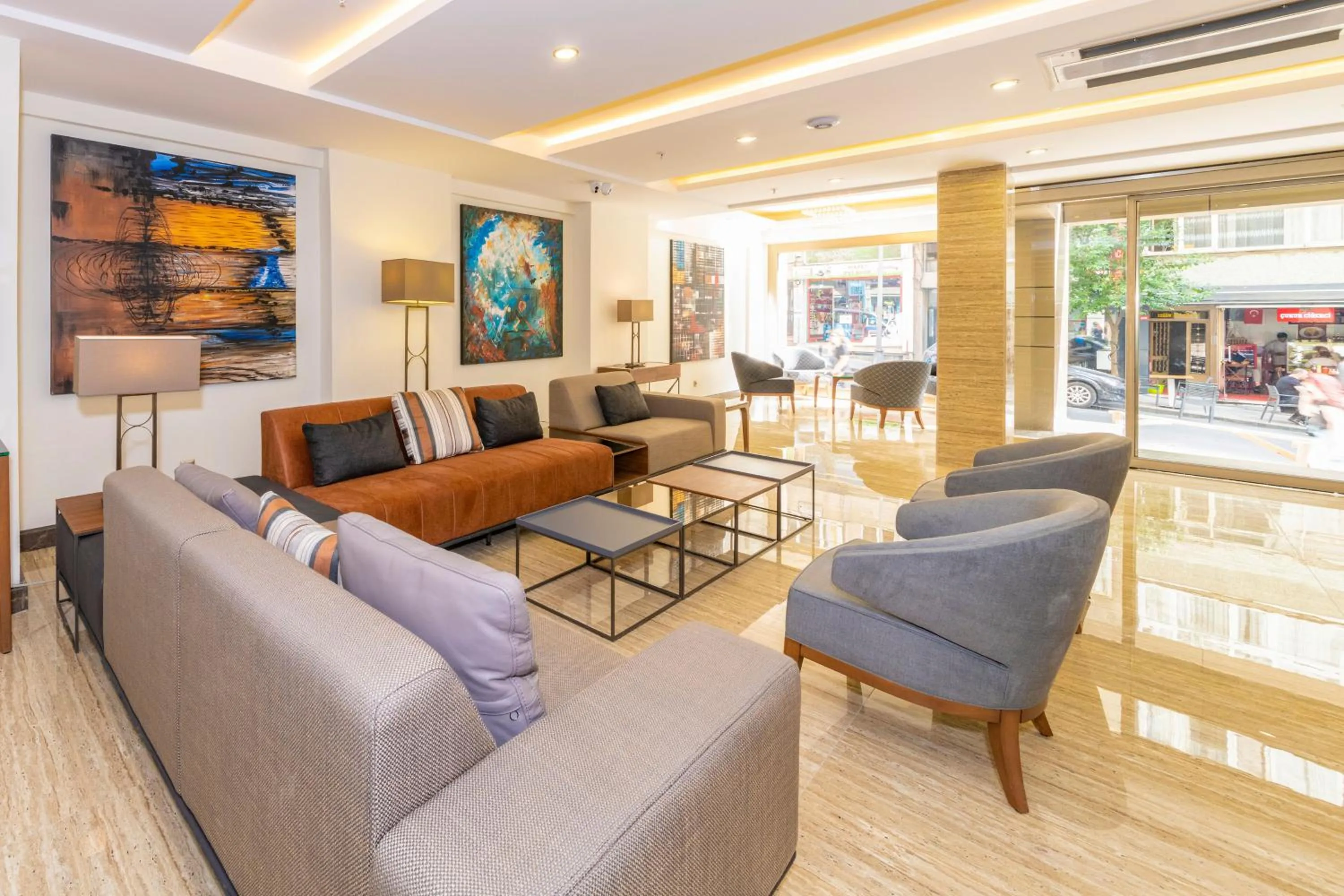 Lobby or reception in 38 Hotel