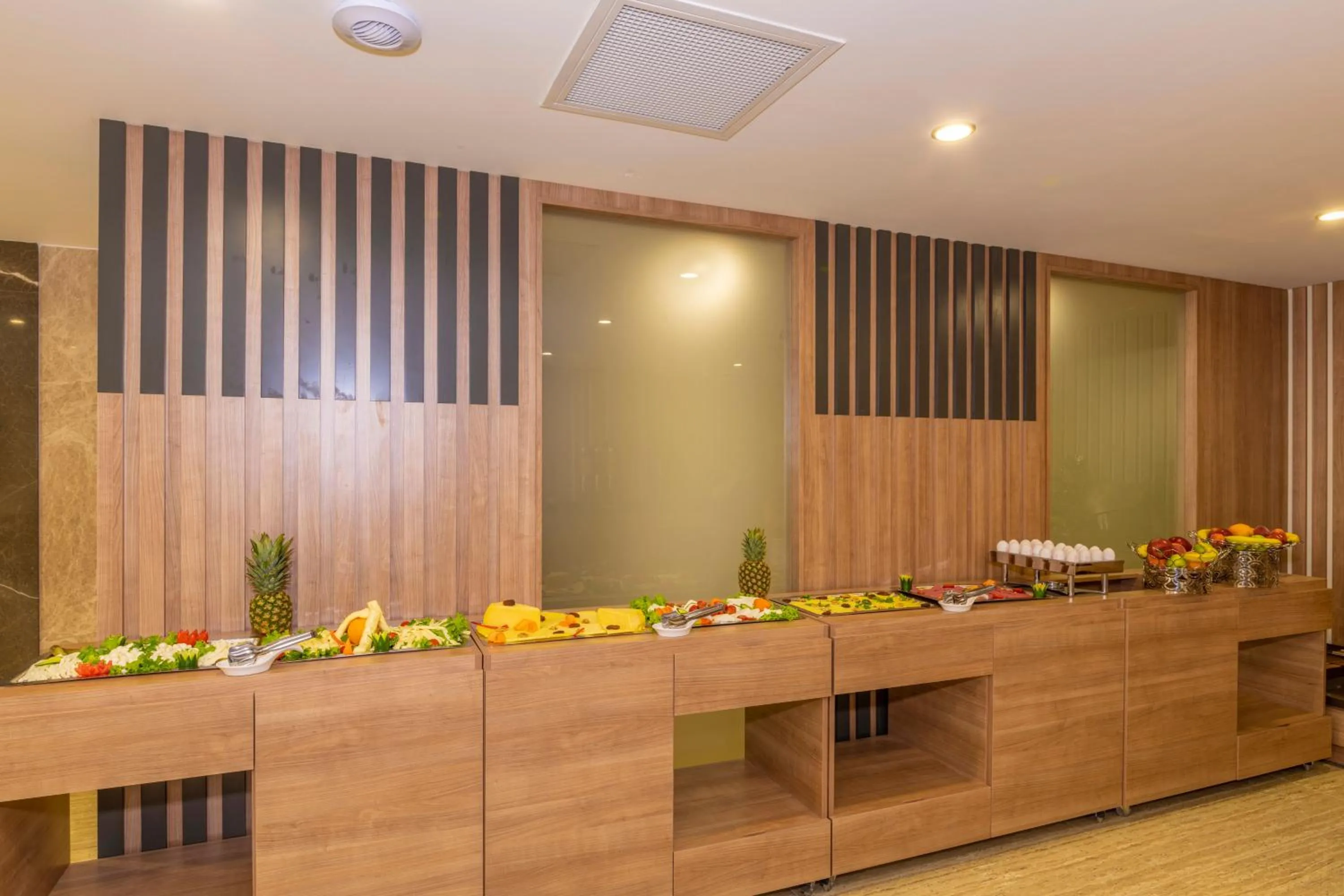 Food and drinks in 38 Hotel