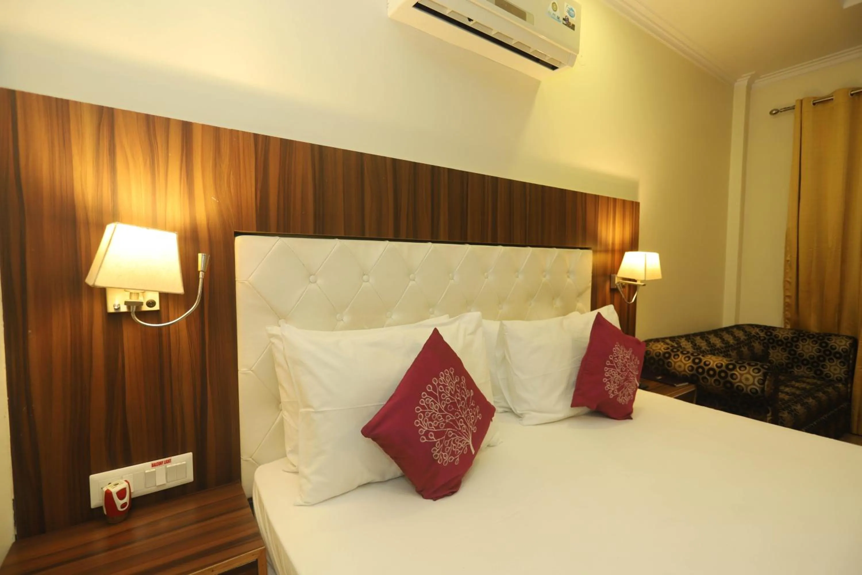 Bed in Hotel Pong View