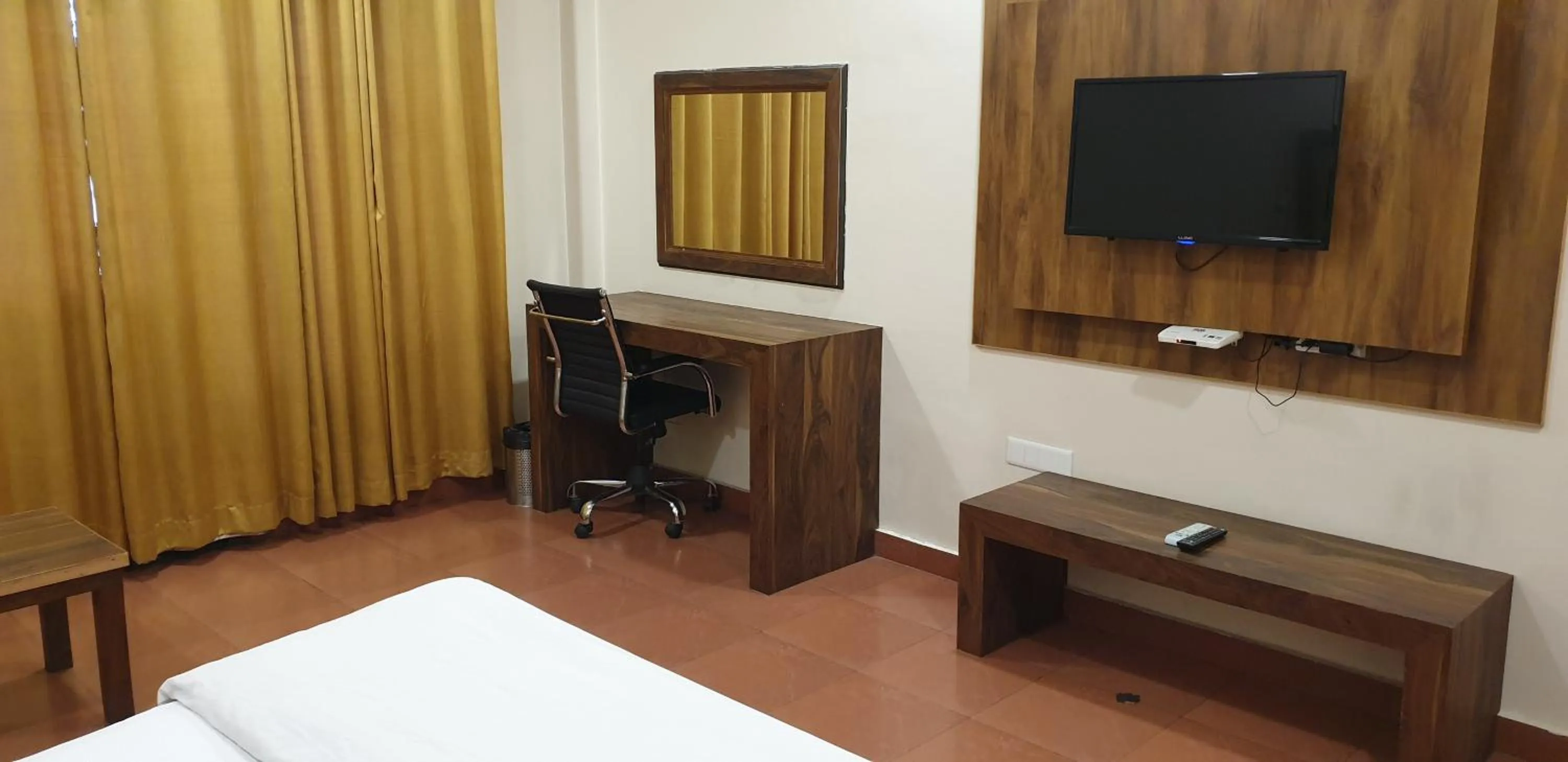 TV and multimedia, Bed in Hotel Pong View