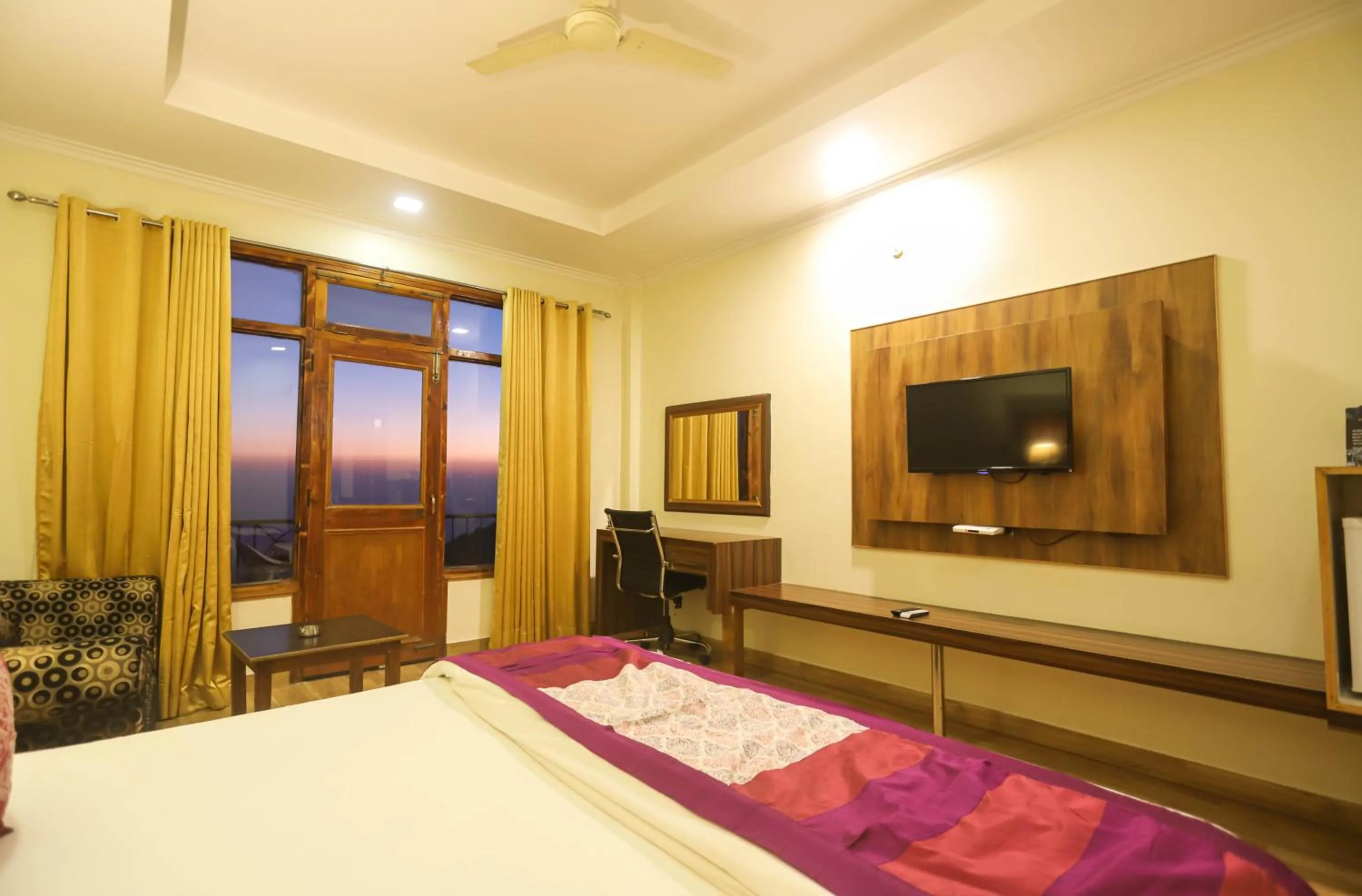 Natural landscape, Bed in Hotel Pong View