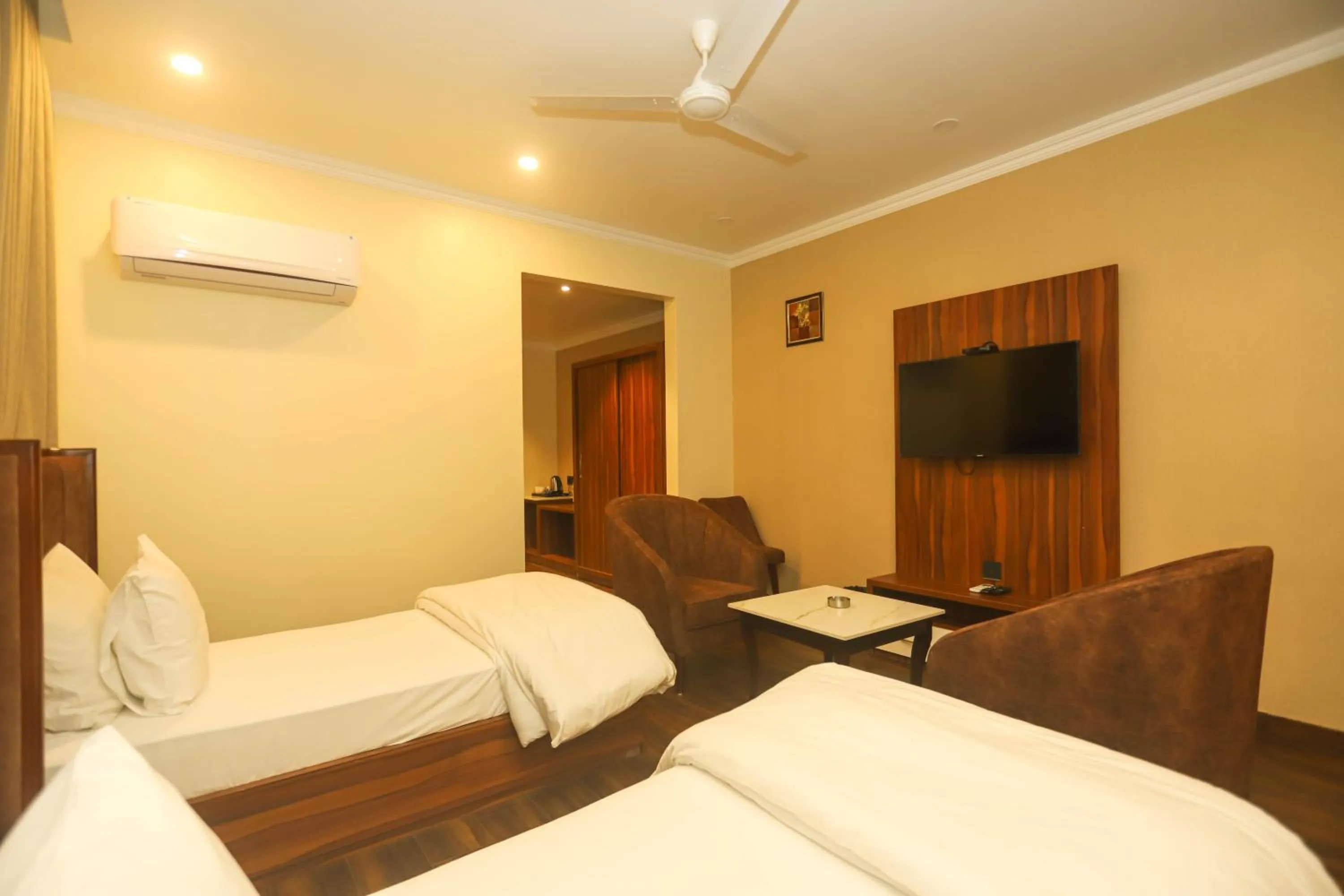 Bedroom, Bed in Hotel Pong View