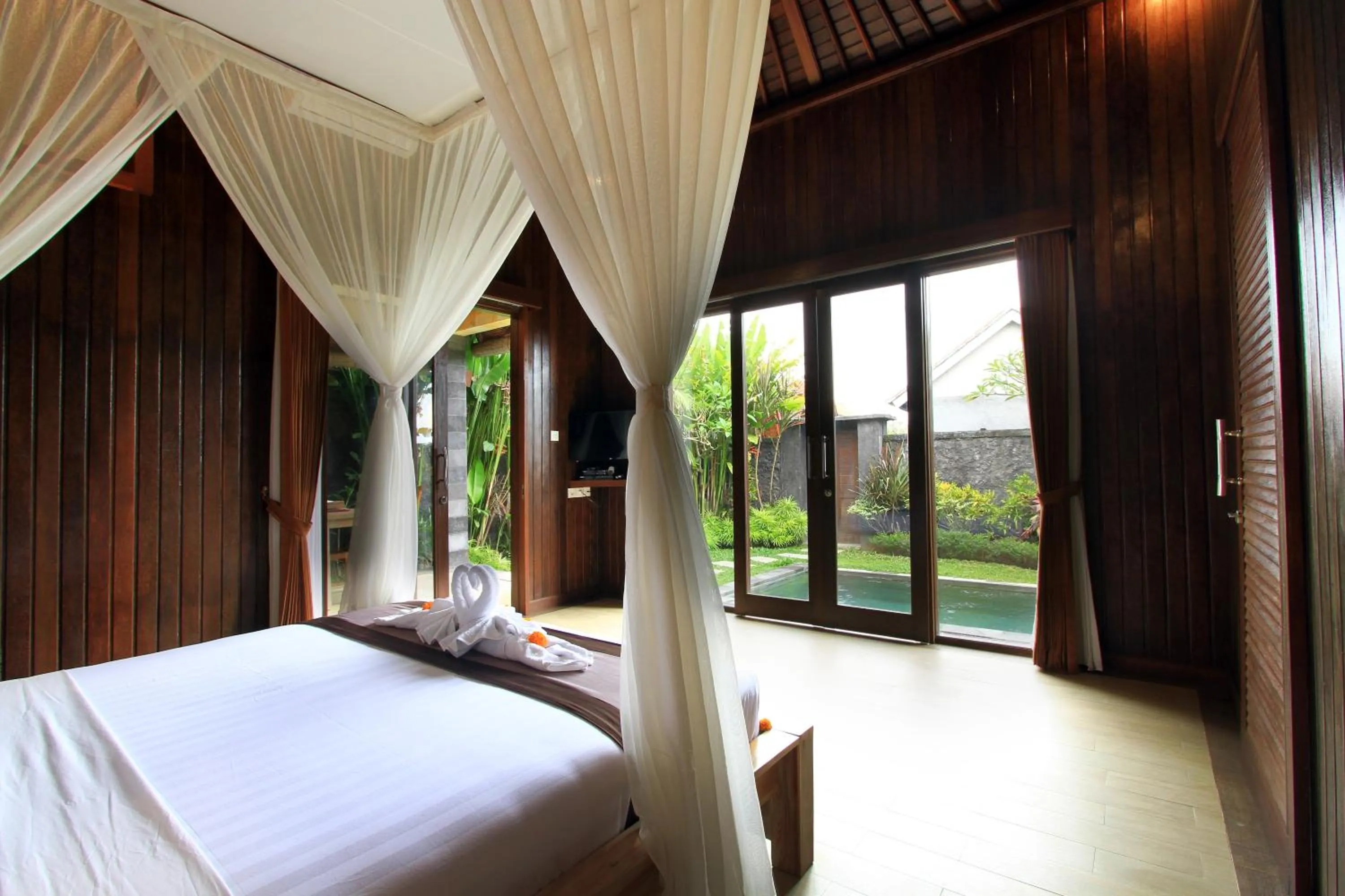 Photo of the whole room, Bed in Pondok Naya Ubud