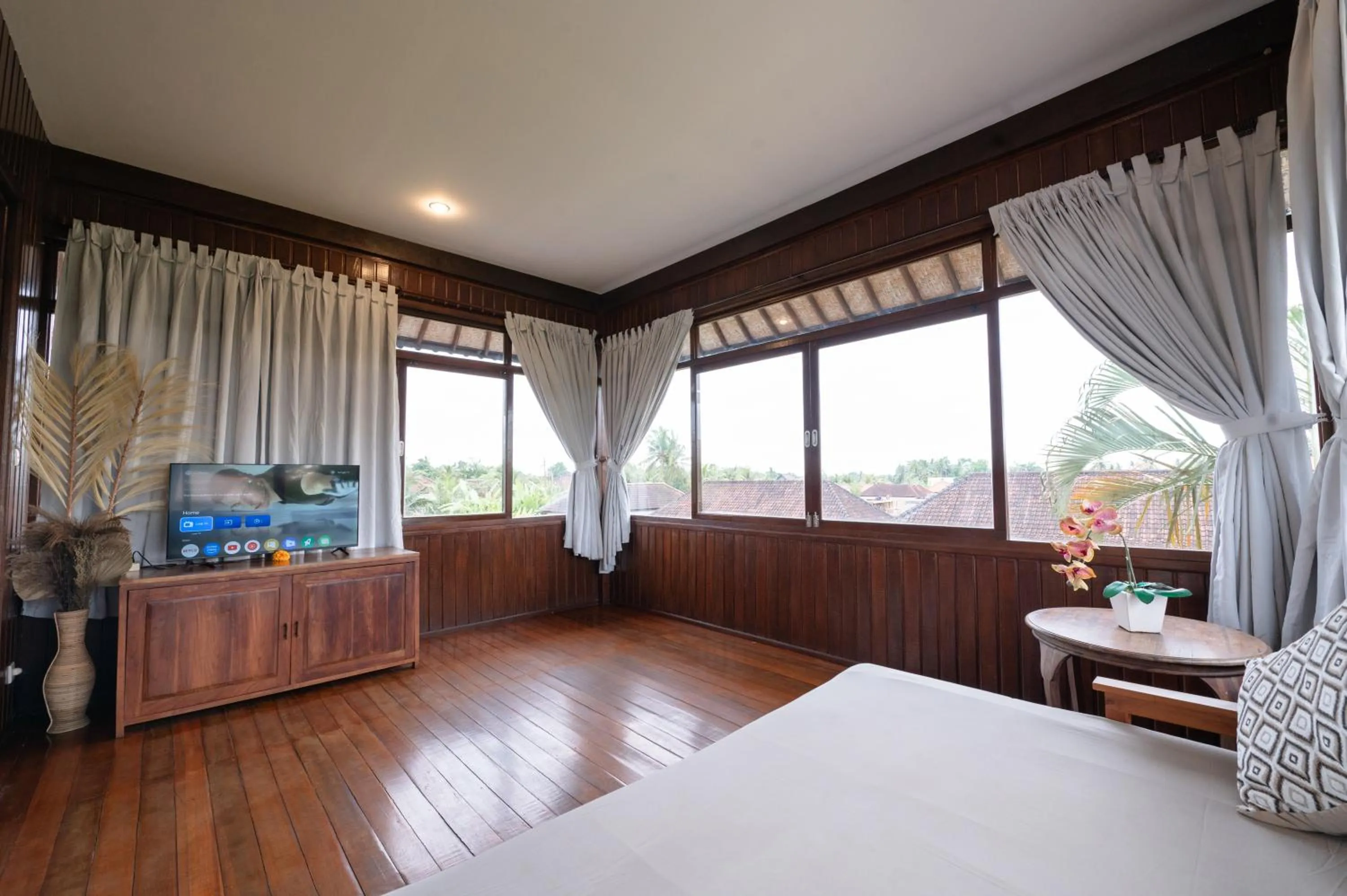 Living room, Bed in Pondok Naya Ubud