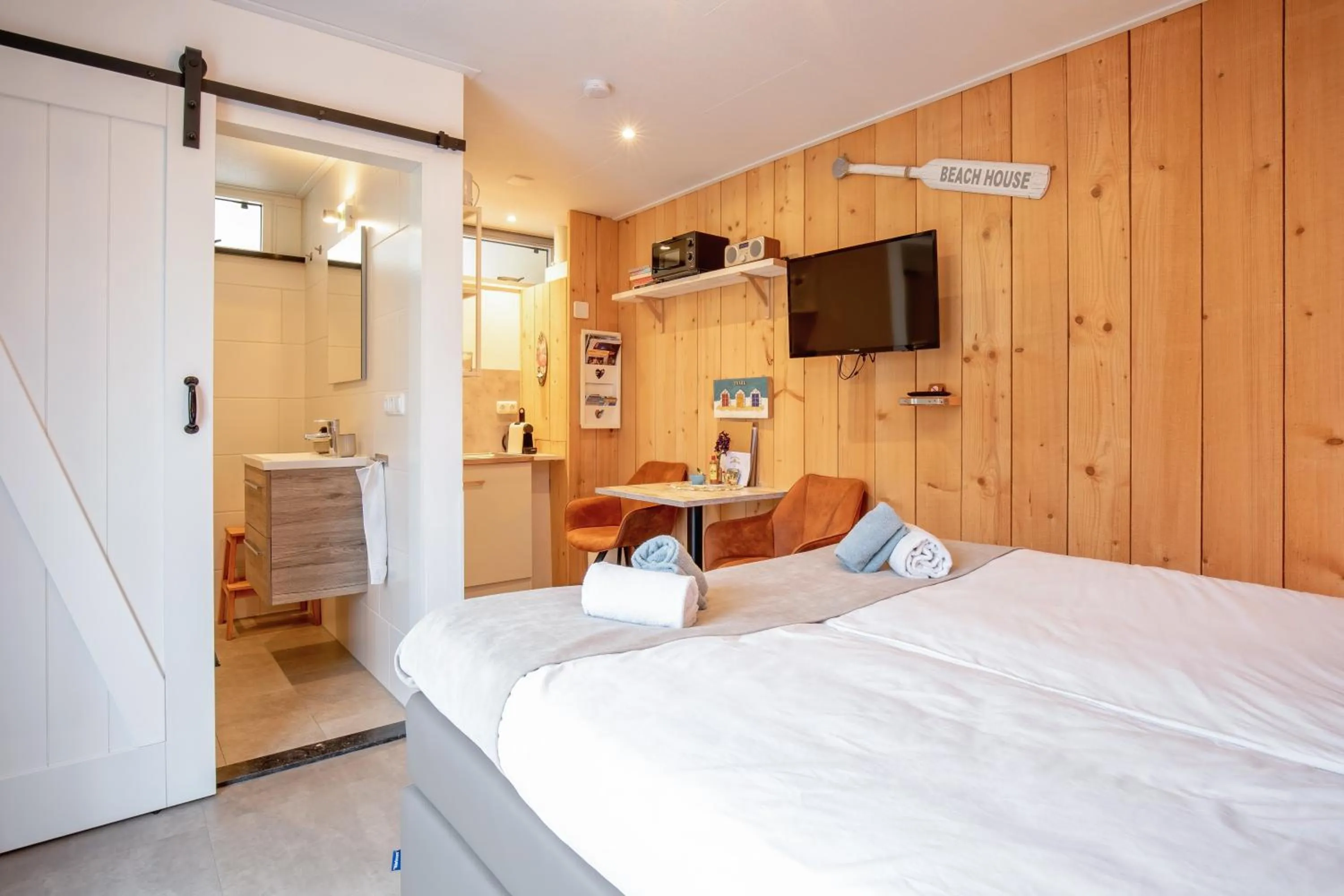 Photo of the whole room, Bed in Bed en Bike Strûnen op Texel