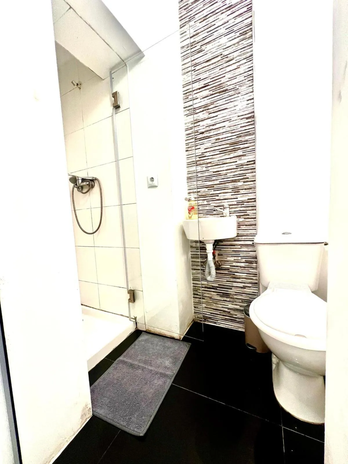 SwissPorto Guest House