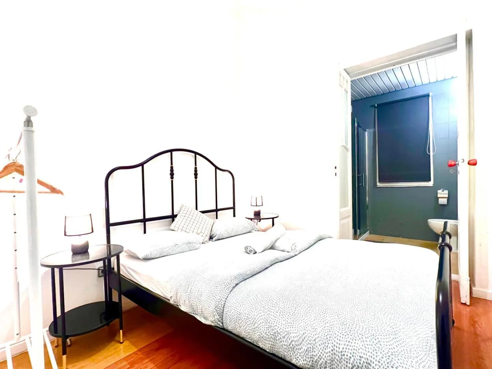 Bed in SwissPorto Guest House