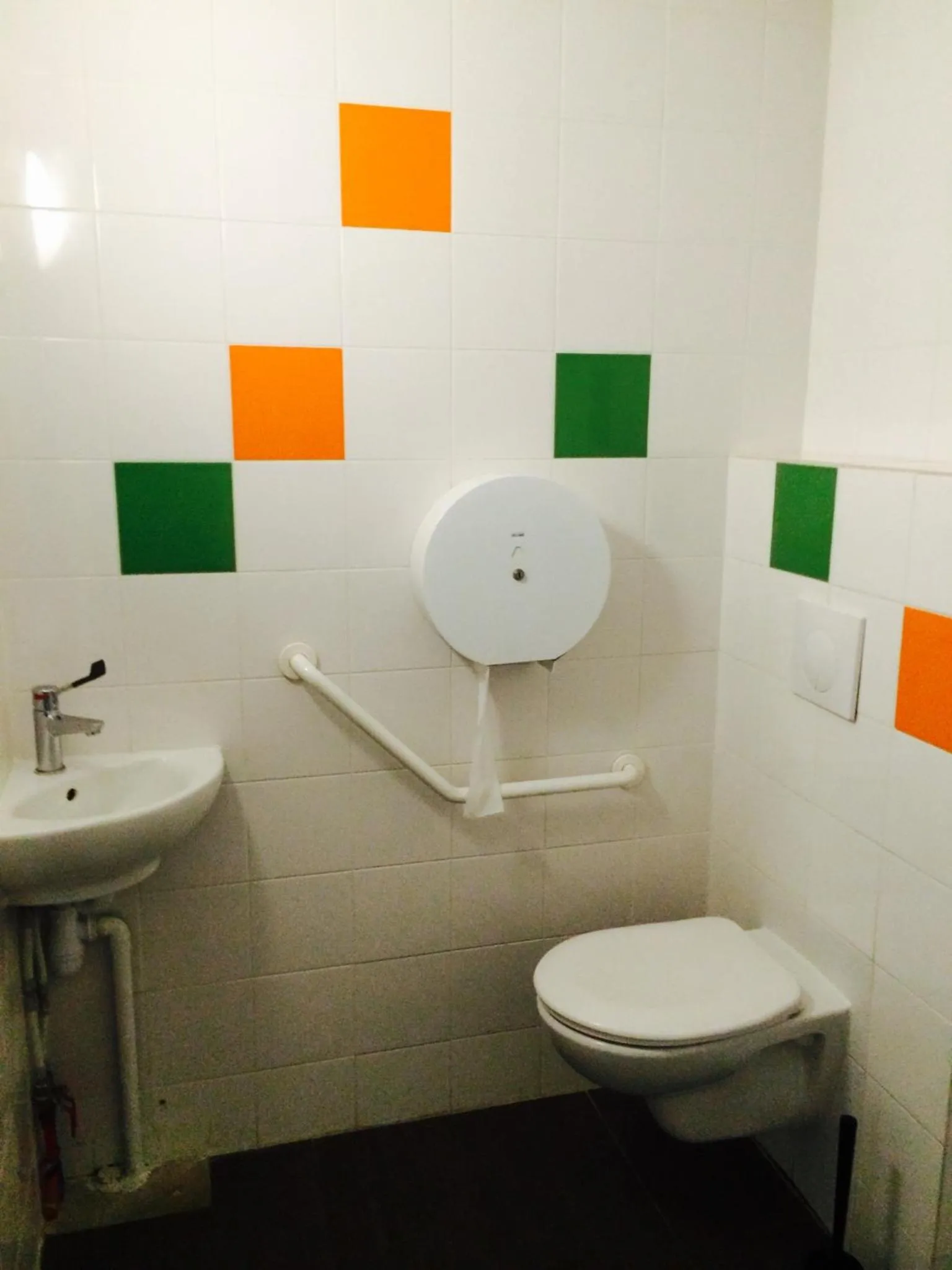 Toilet in Fasthotel Dunkerque