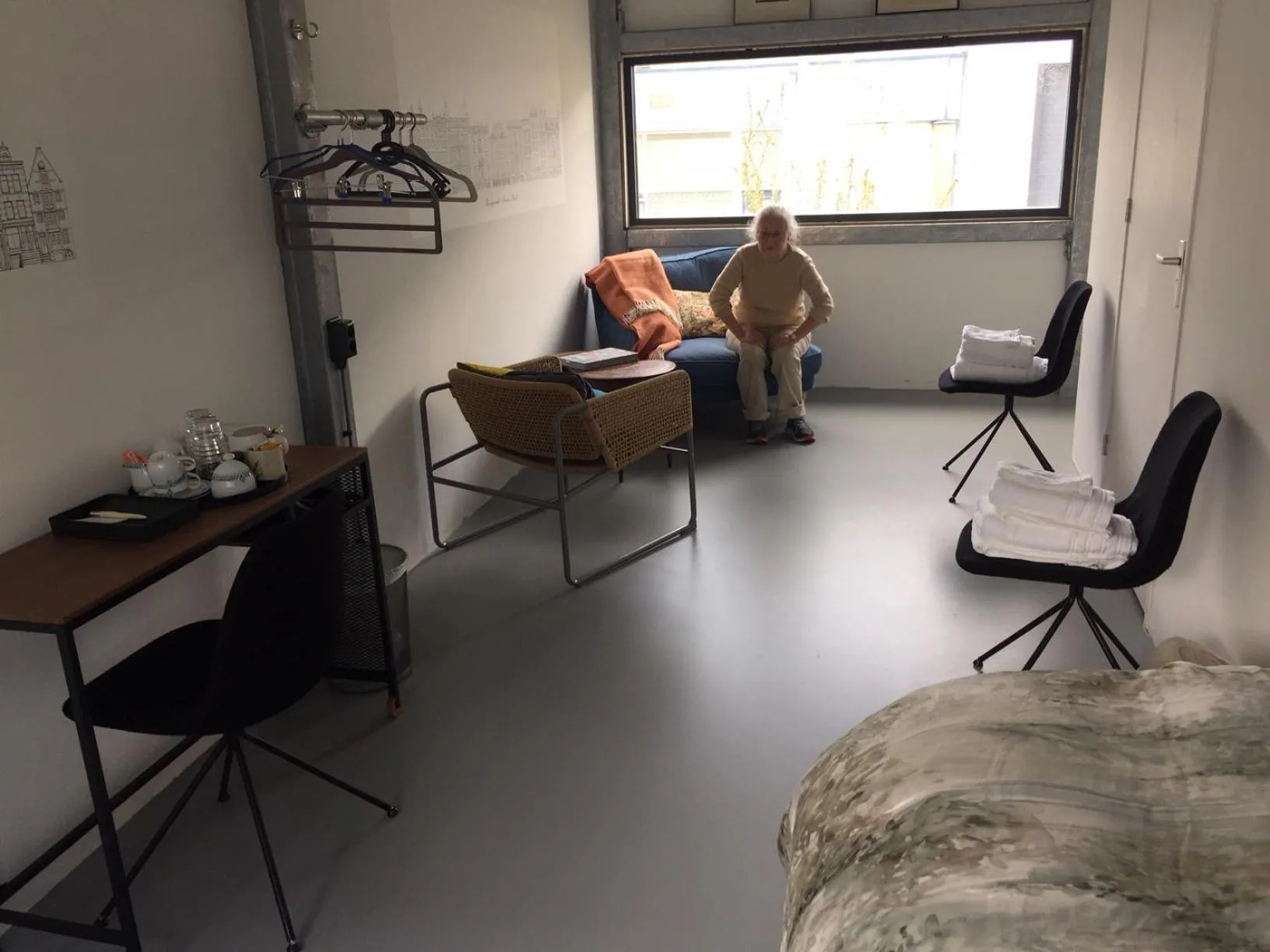 Seating area in Reiwa