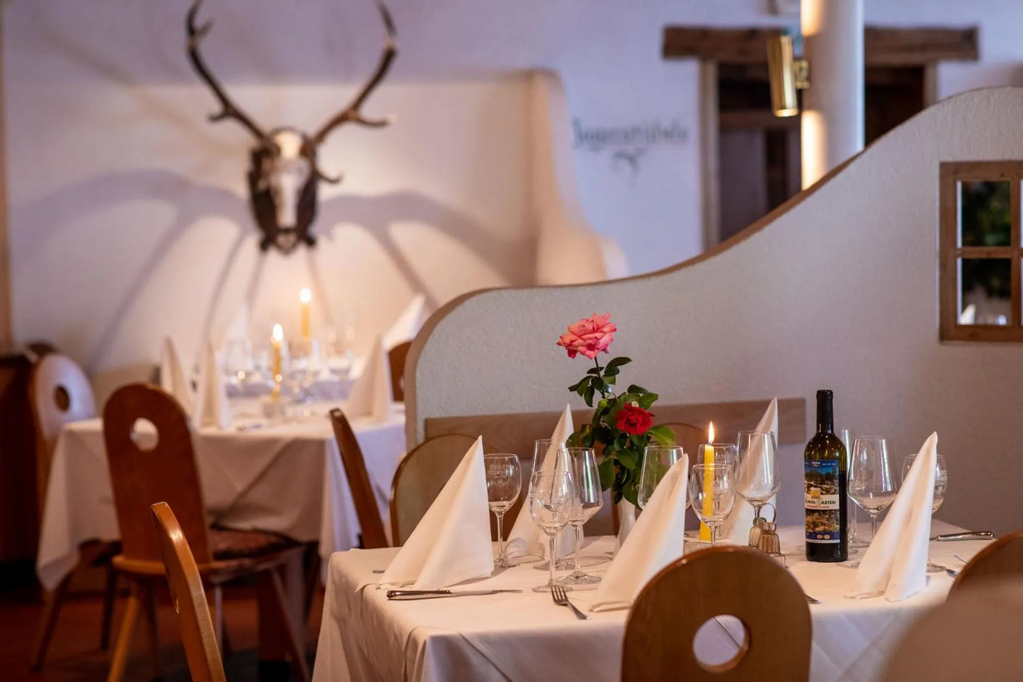 Decorative detail in PALMENGARTEN Hotel Gstör