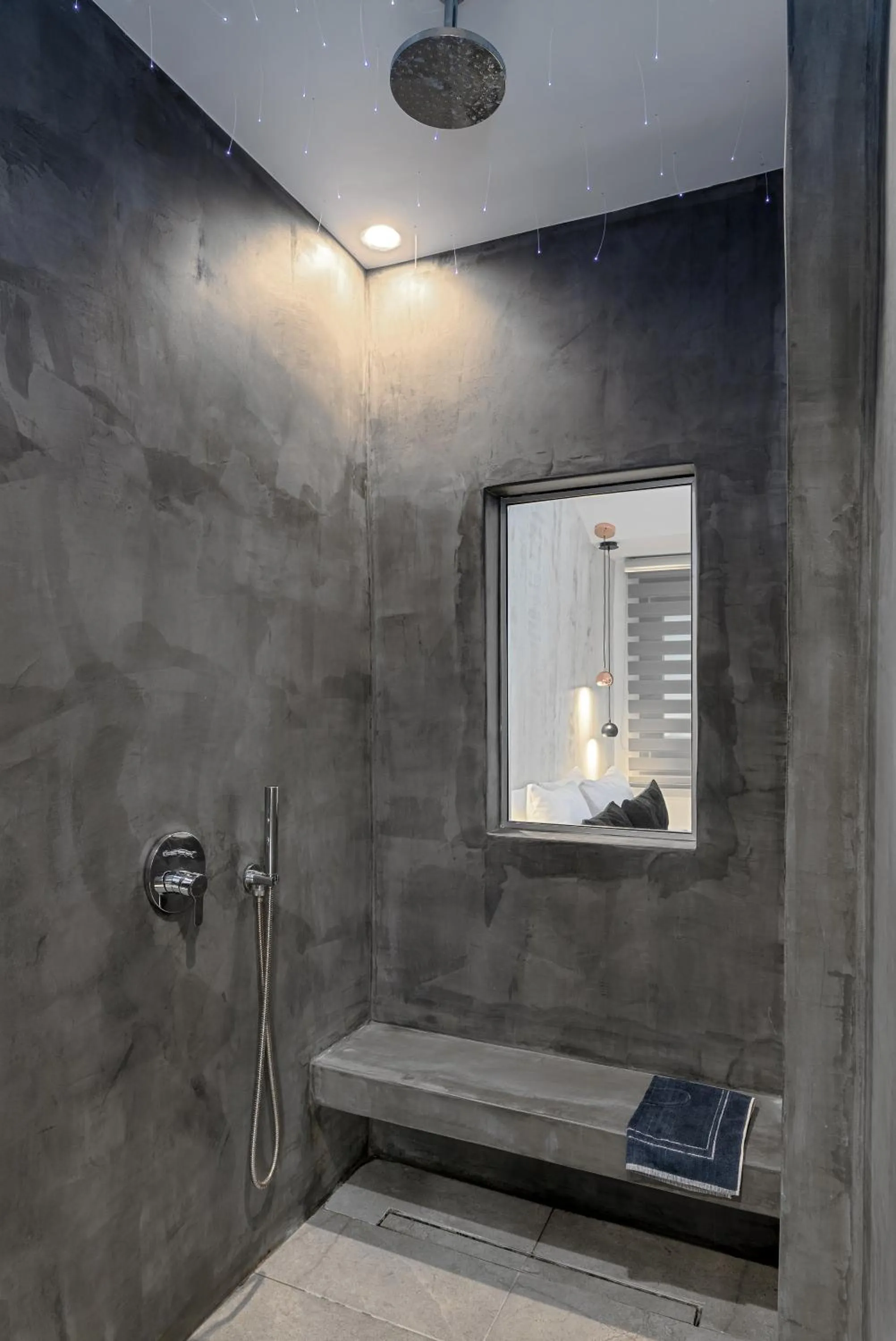 George & Joanna Suites Santorini