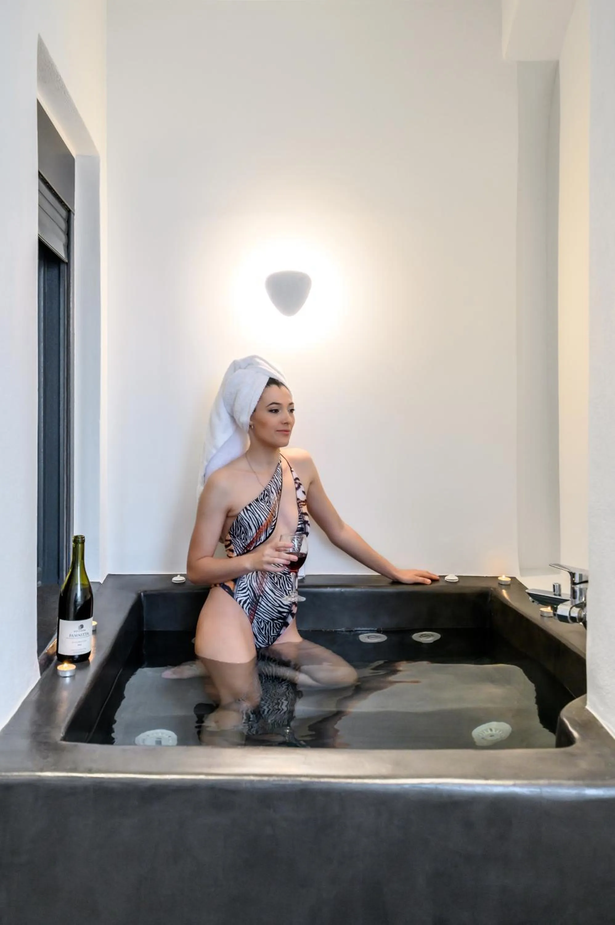 George & Joanna Suites Santorini