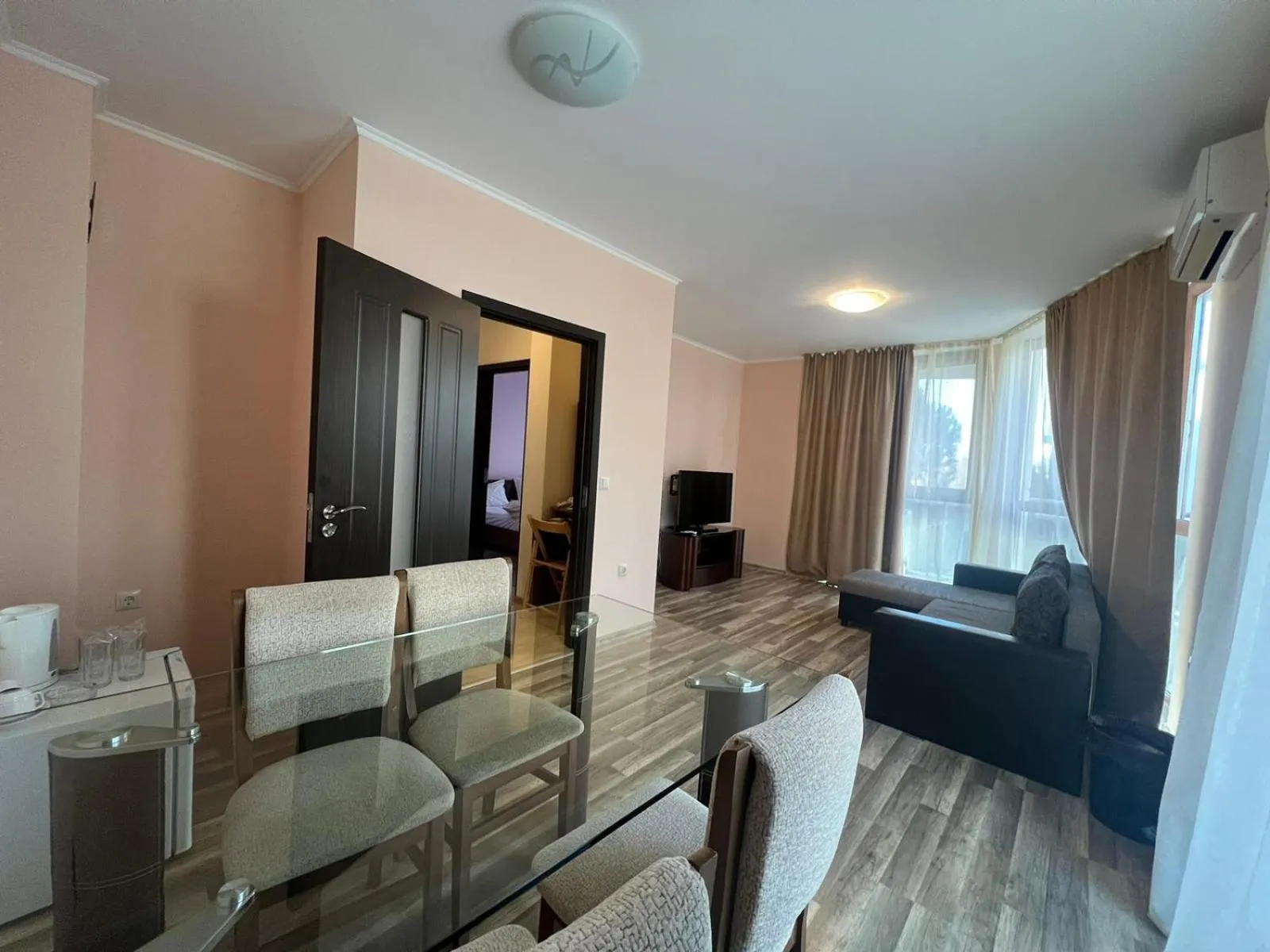 Living room in Long Beach Resort