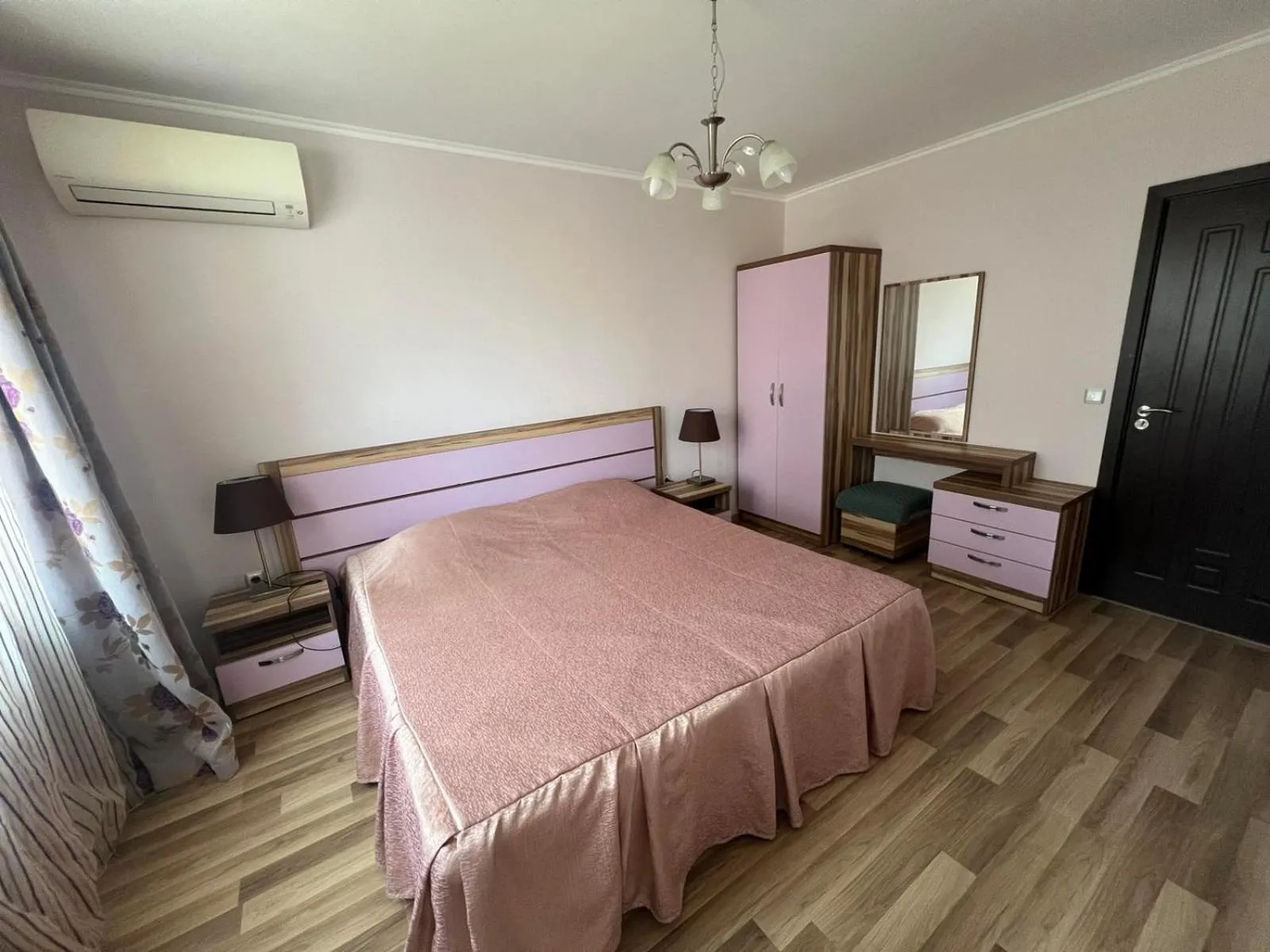 Bed in Long Beach Resort