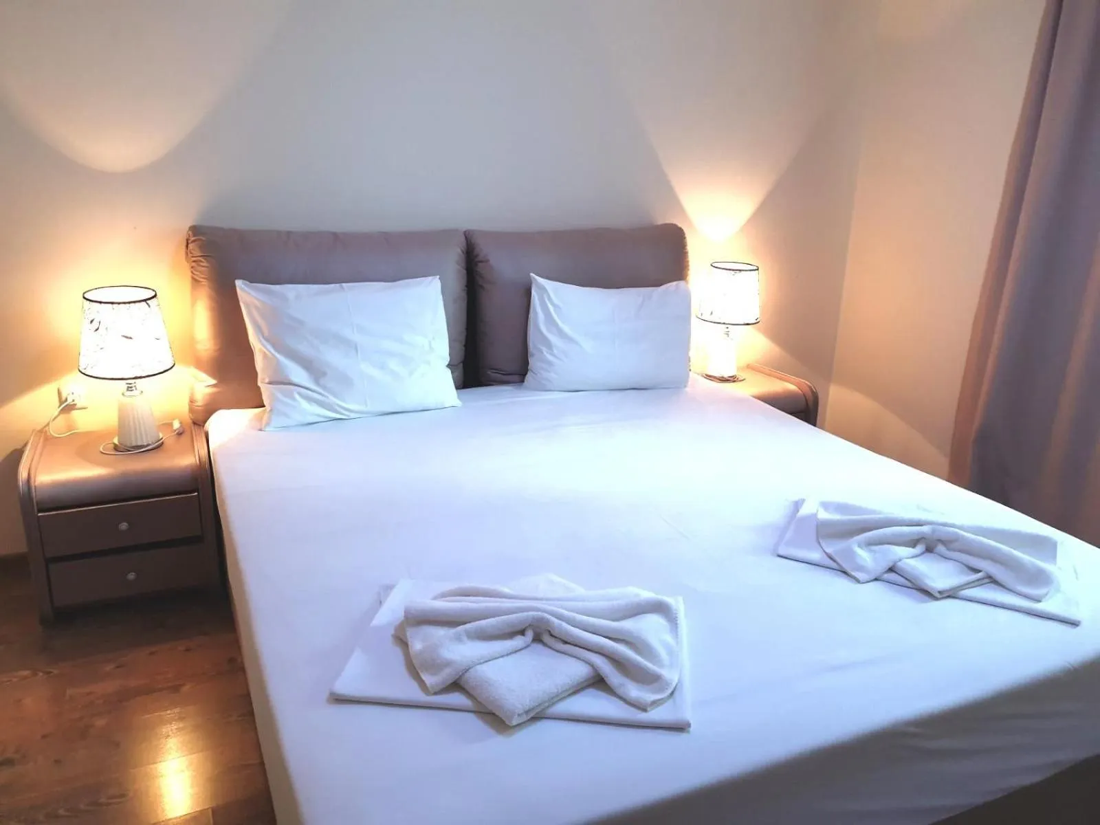 Bedroom, Bed in Long Beach Resort