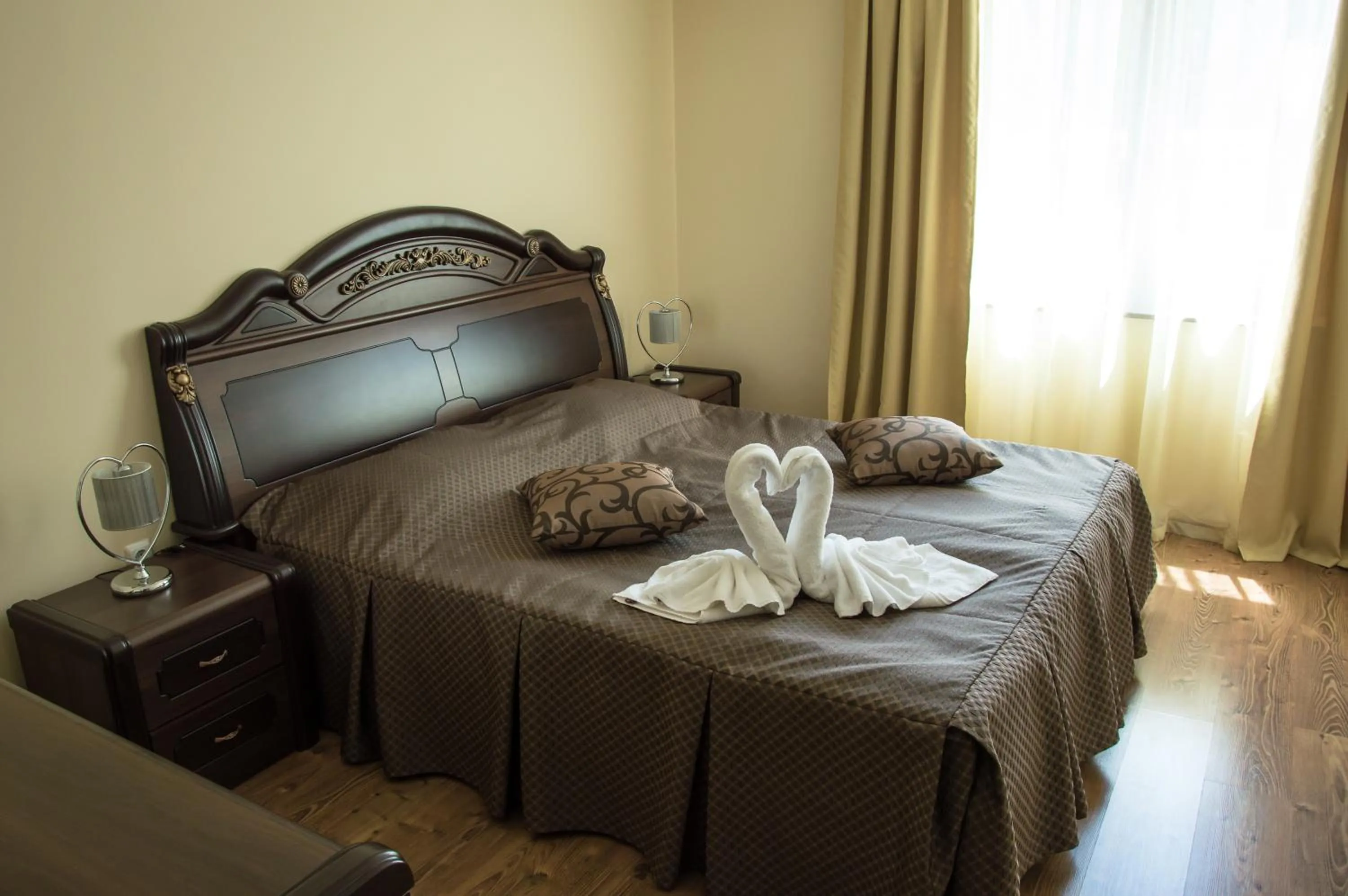 Bedroom, Bed in Long Beach Resort