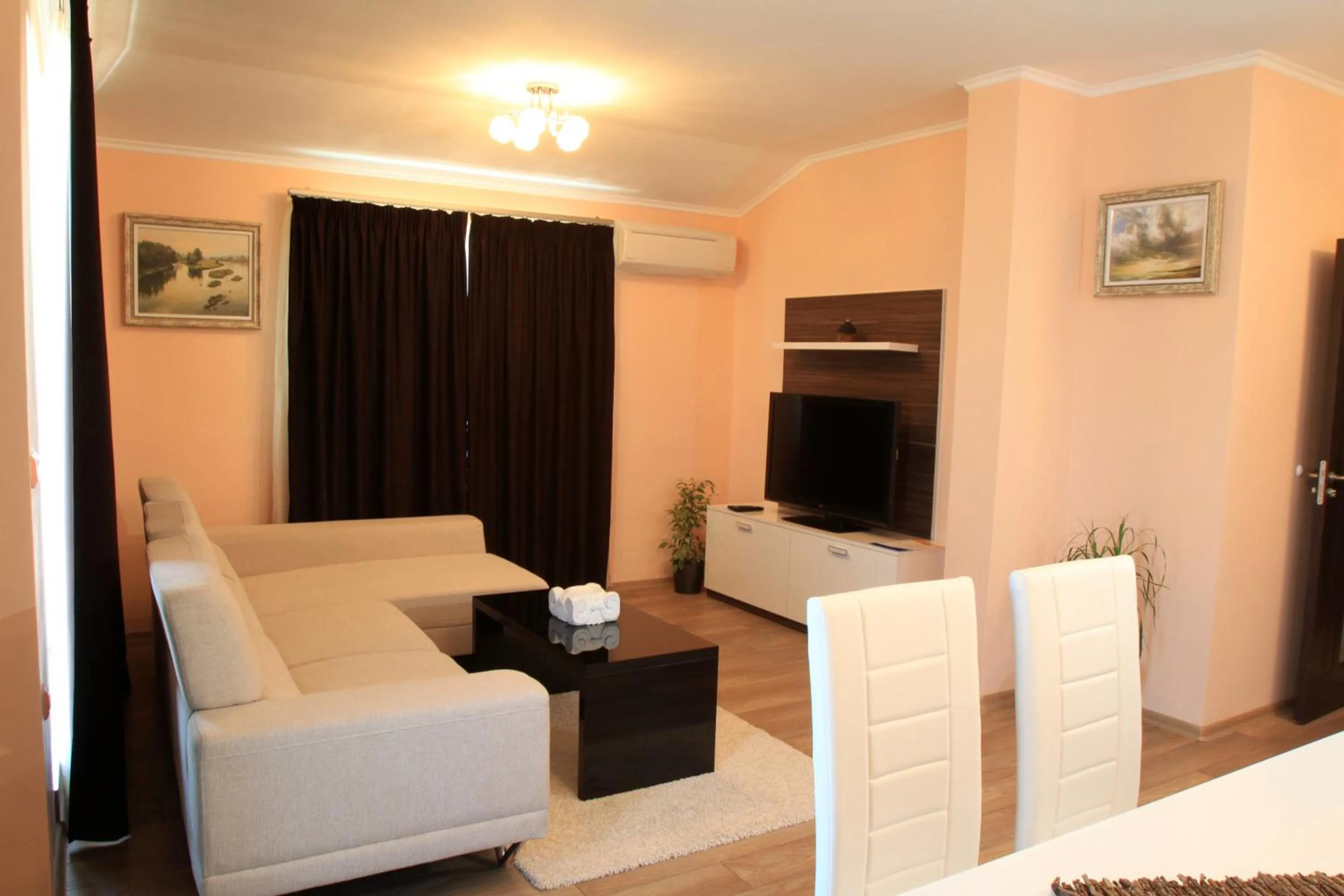 Living room in Long Beach Resort