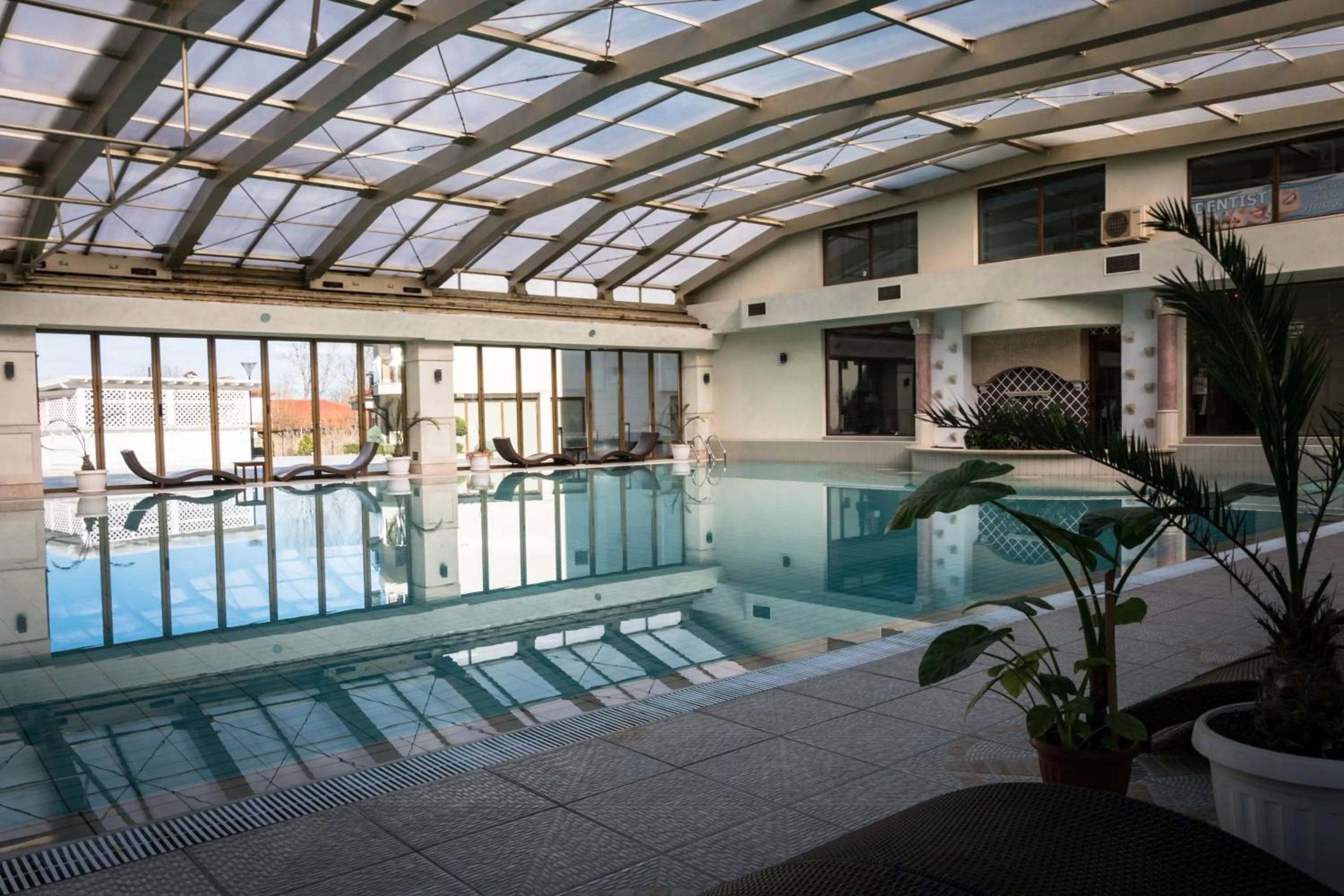 Swimming pool in Long Beach Resort