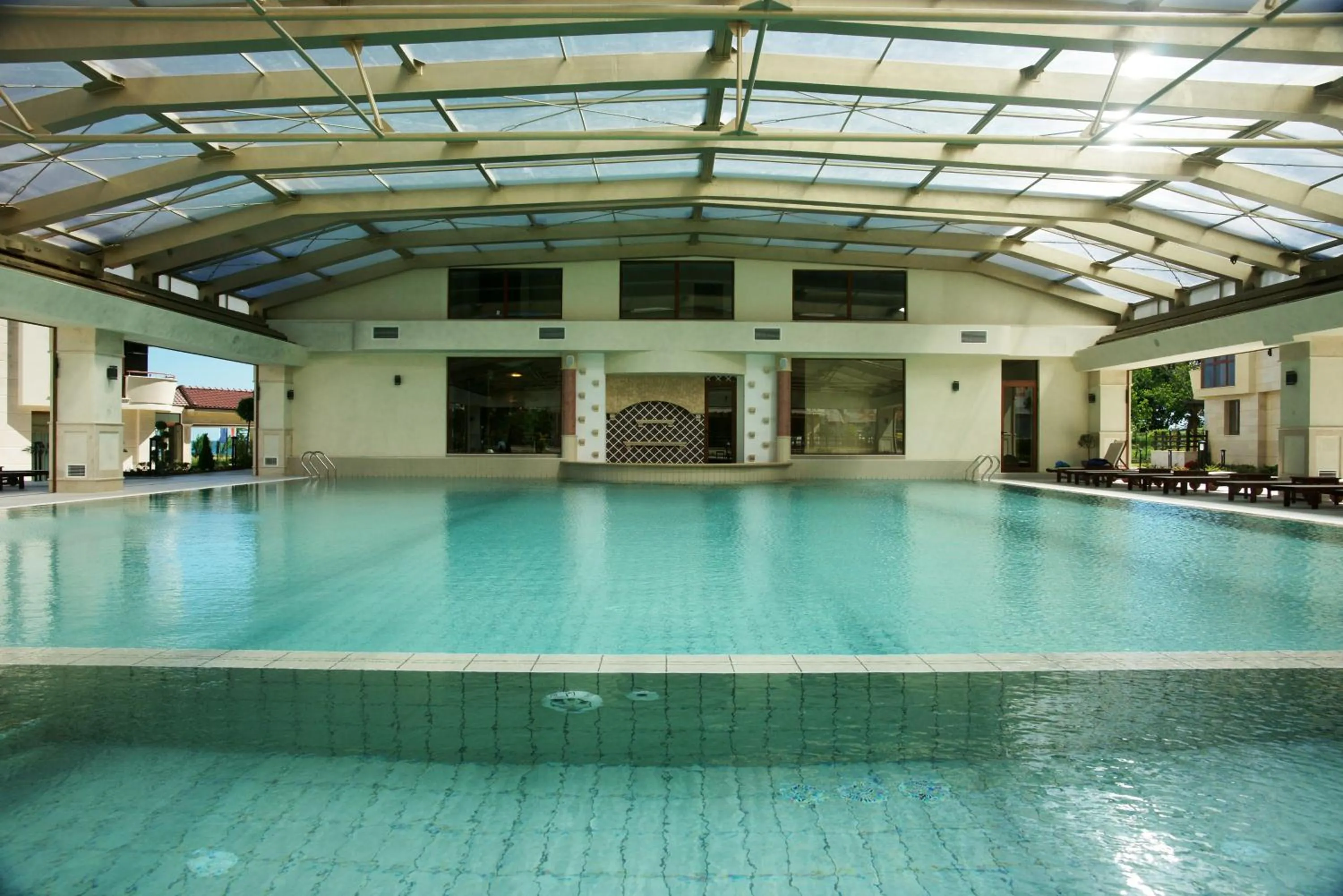 Swimming pool in Long Beach Resort