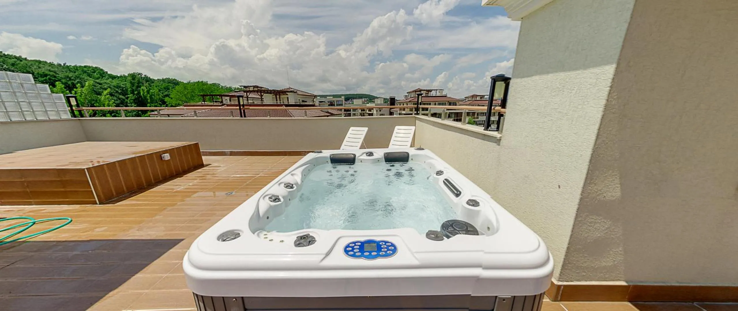 Hot Tub in Long Beach Resort