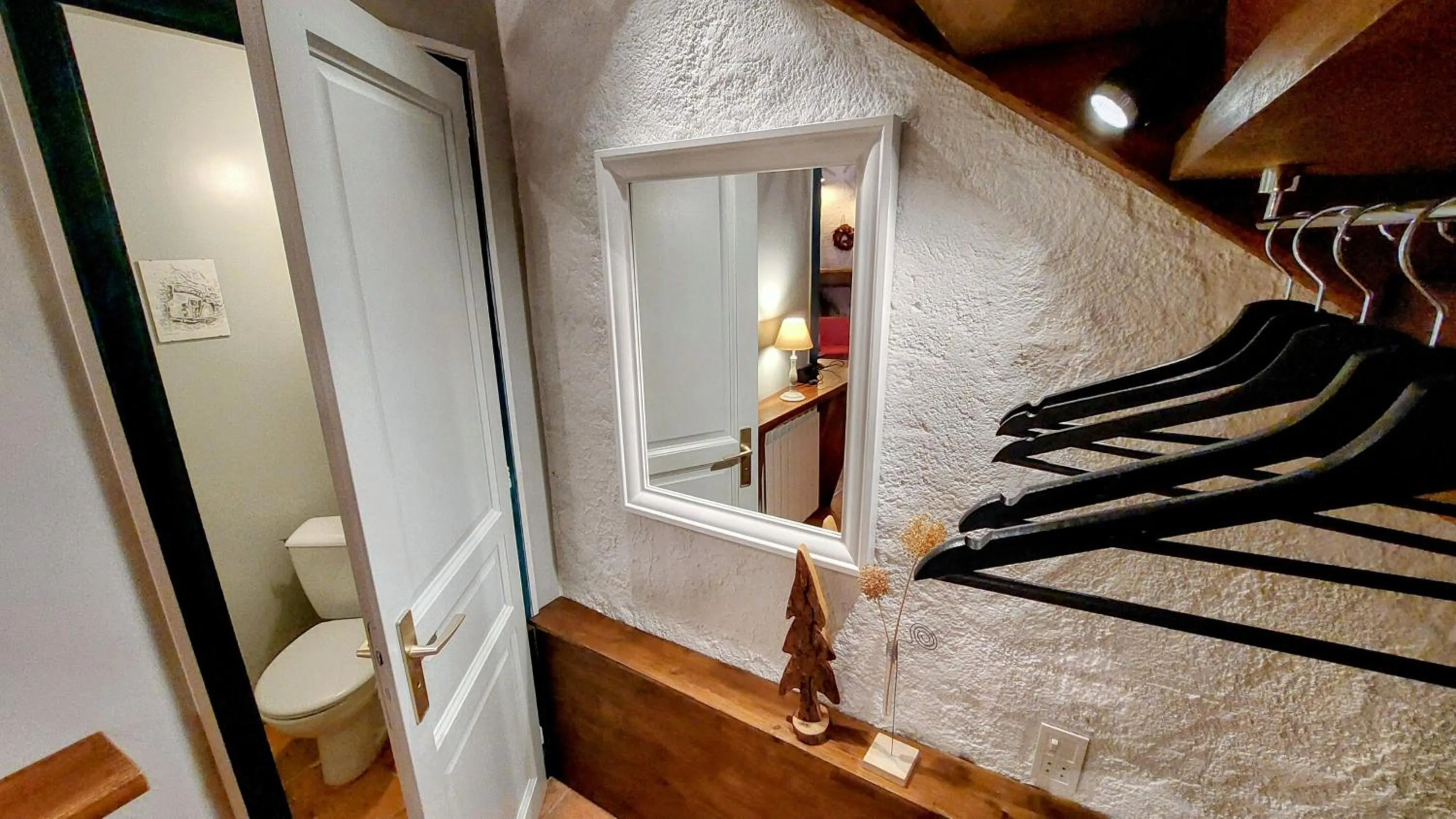 wardrobe in Maison Catalina