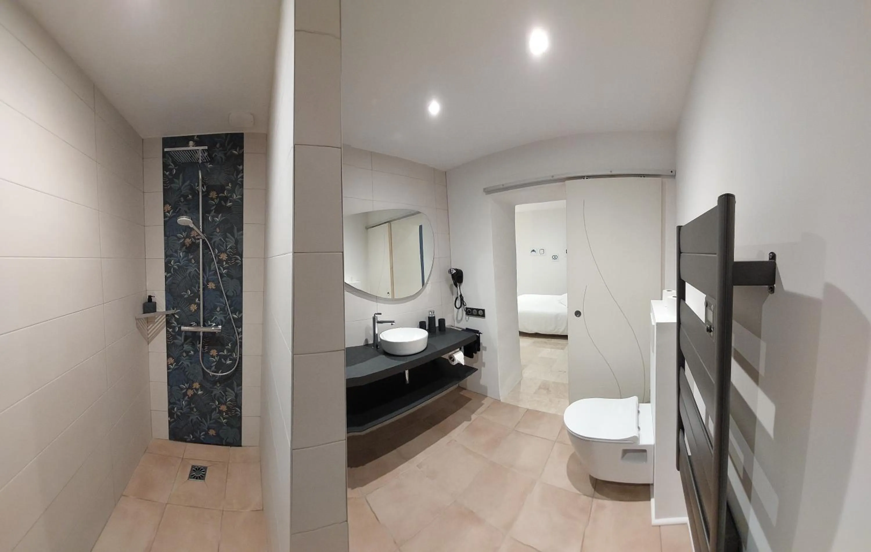 Shower in Maison Catalina