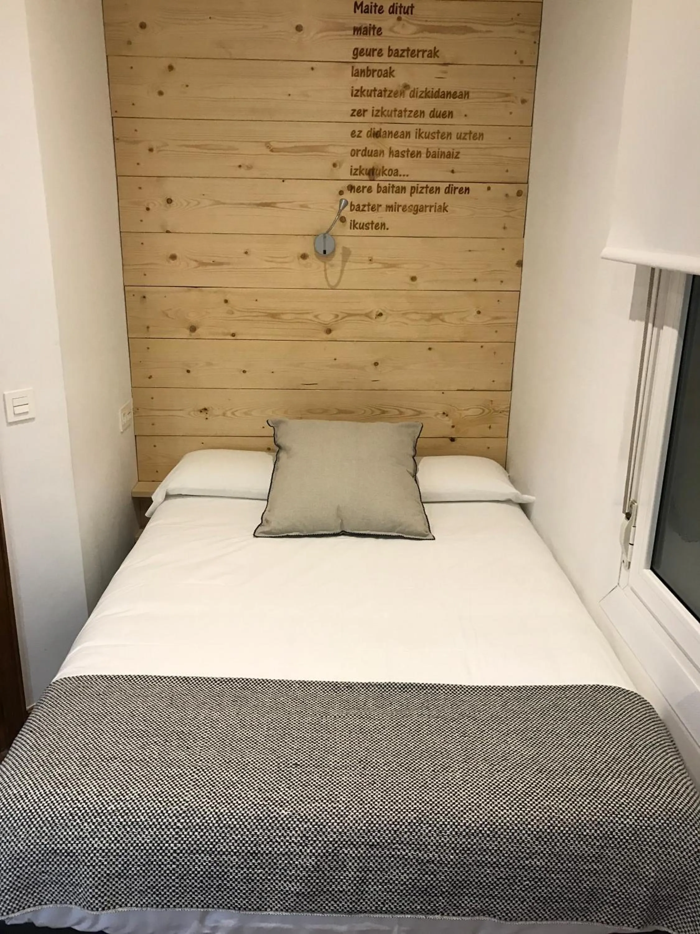 Bedroom, Bed in Pensión Urkia