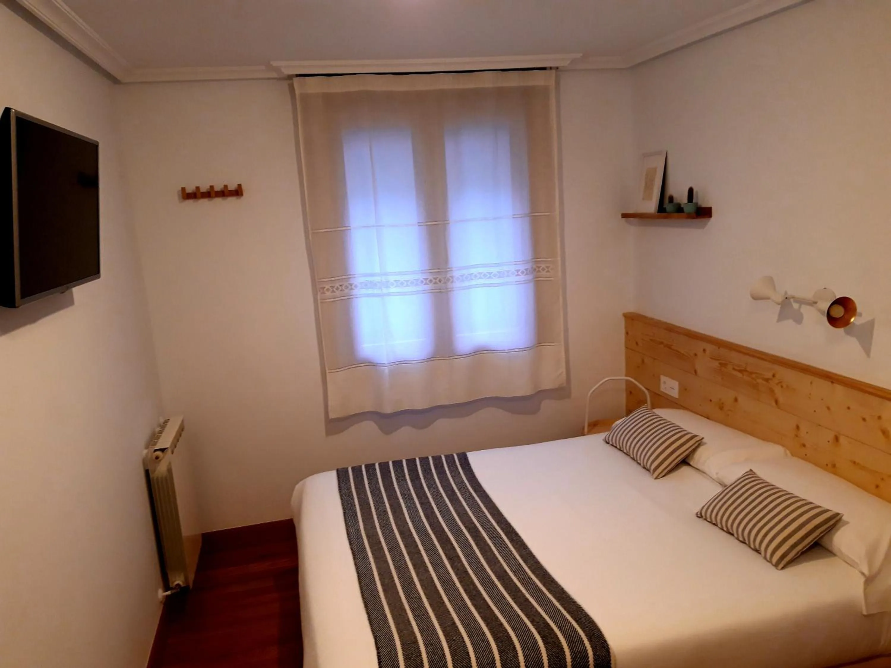 Bedroom, Bed in Pensión Urkia