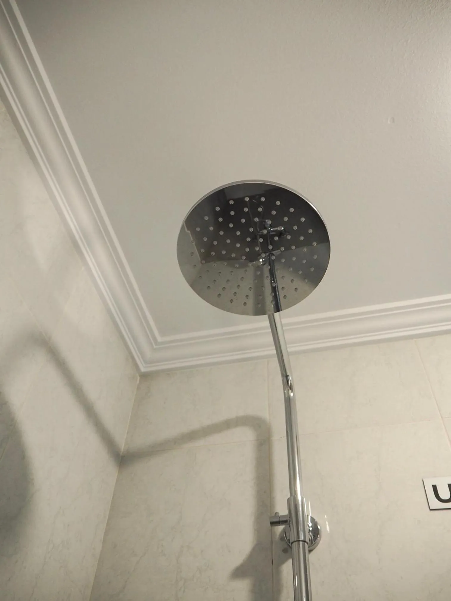 Shower in Pensión Urkia