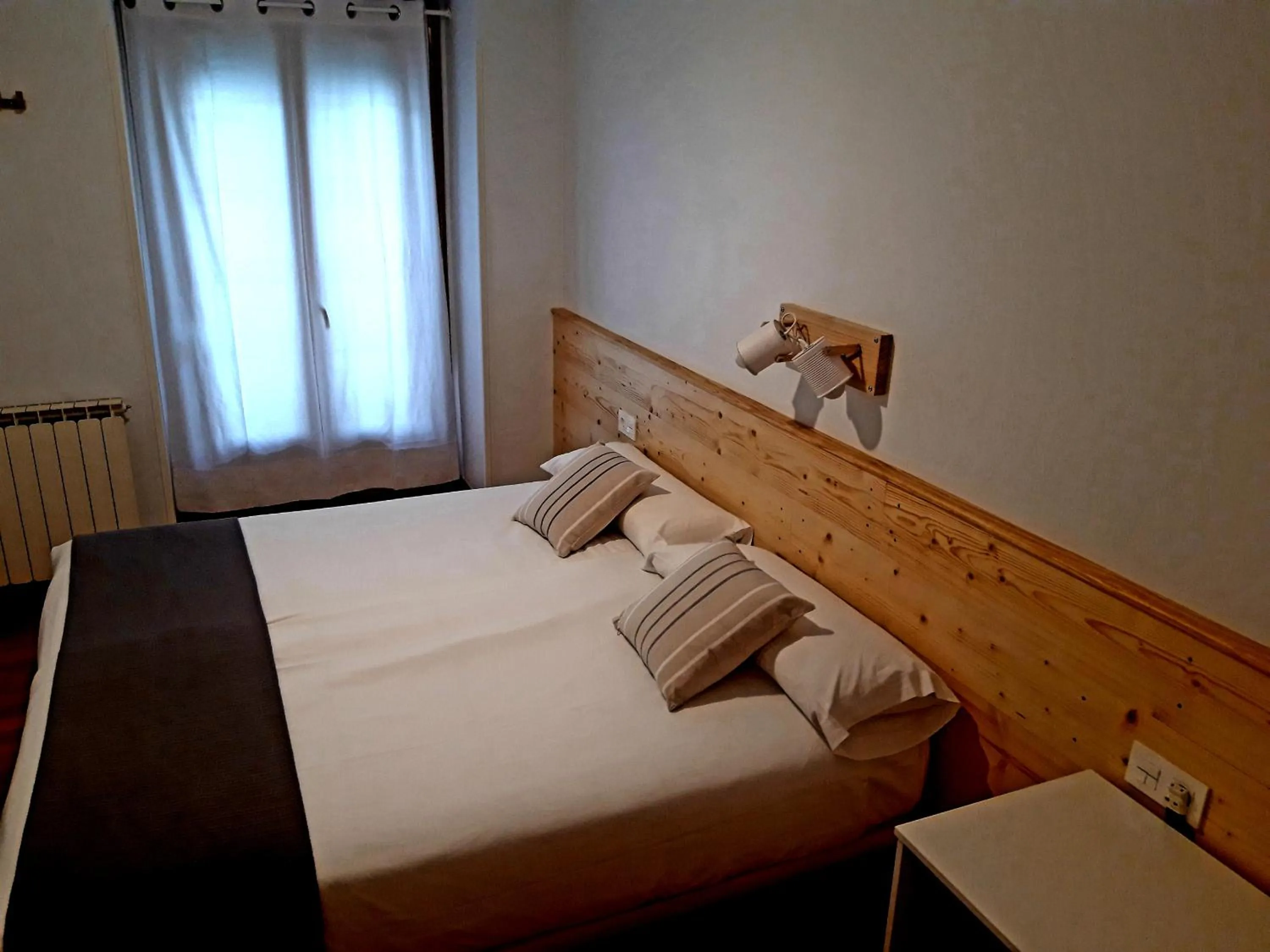 Balcony/Terrace, Bed in Pensión Urkia